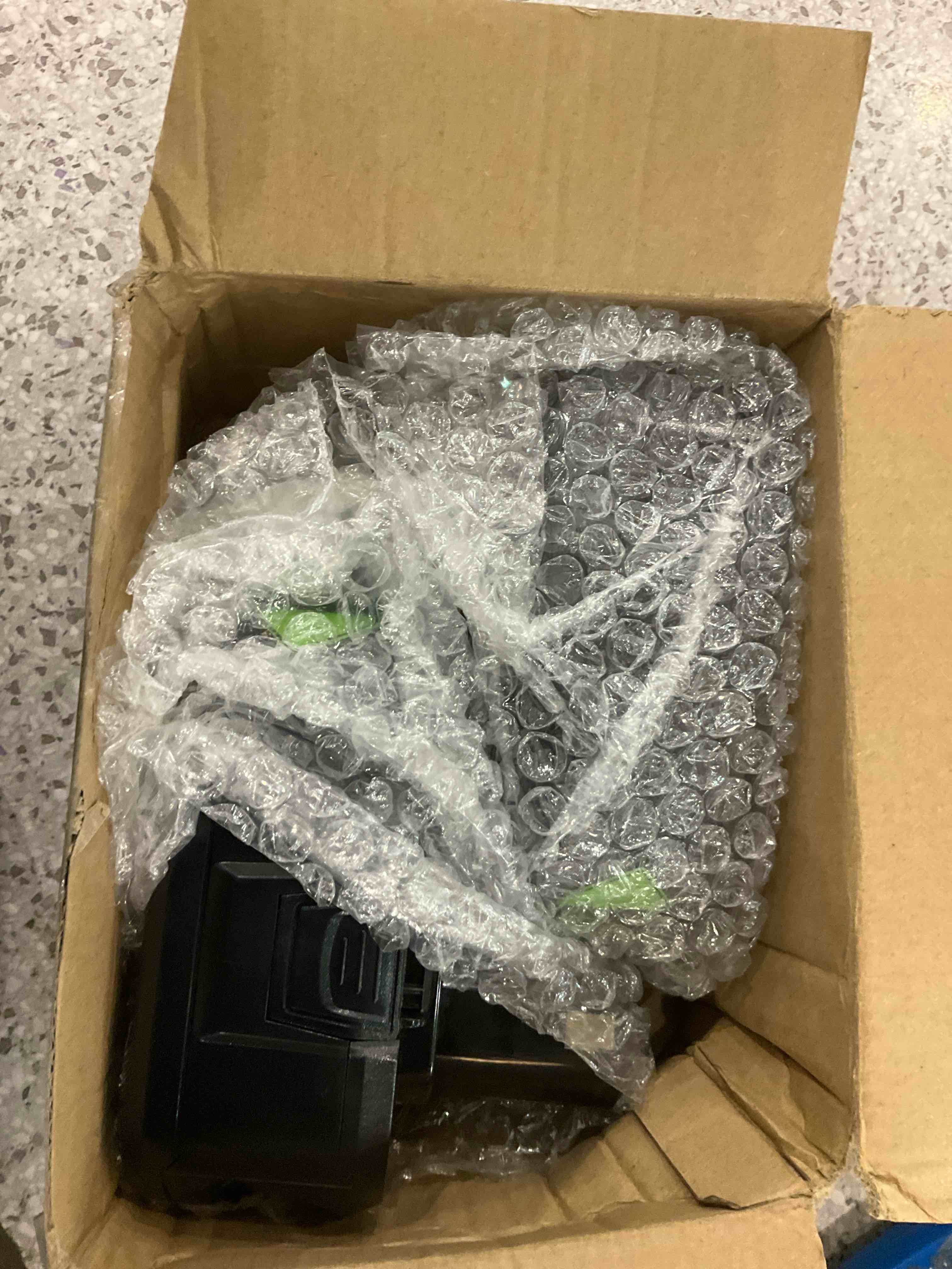 https://s3.amazonaws.com/lotting-images-prod/BargainHunt/EXS01270729_1711720143771.jpeg