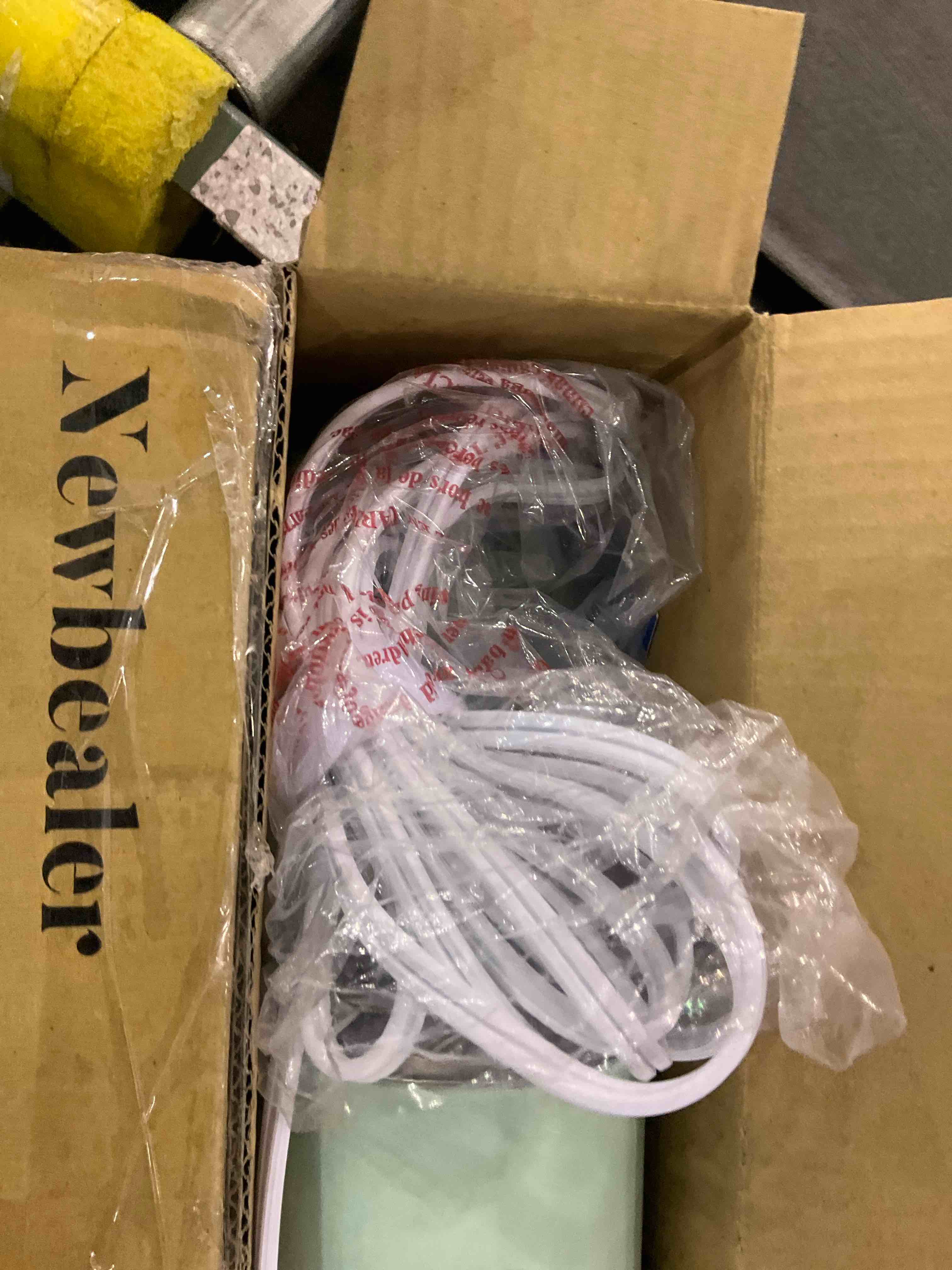 https://s3.amazonaws.com/lotting-images-prod/BargainHunt/EXS01270959_1712059250417.jpeg