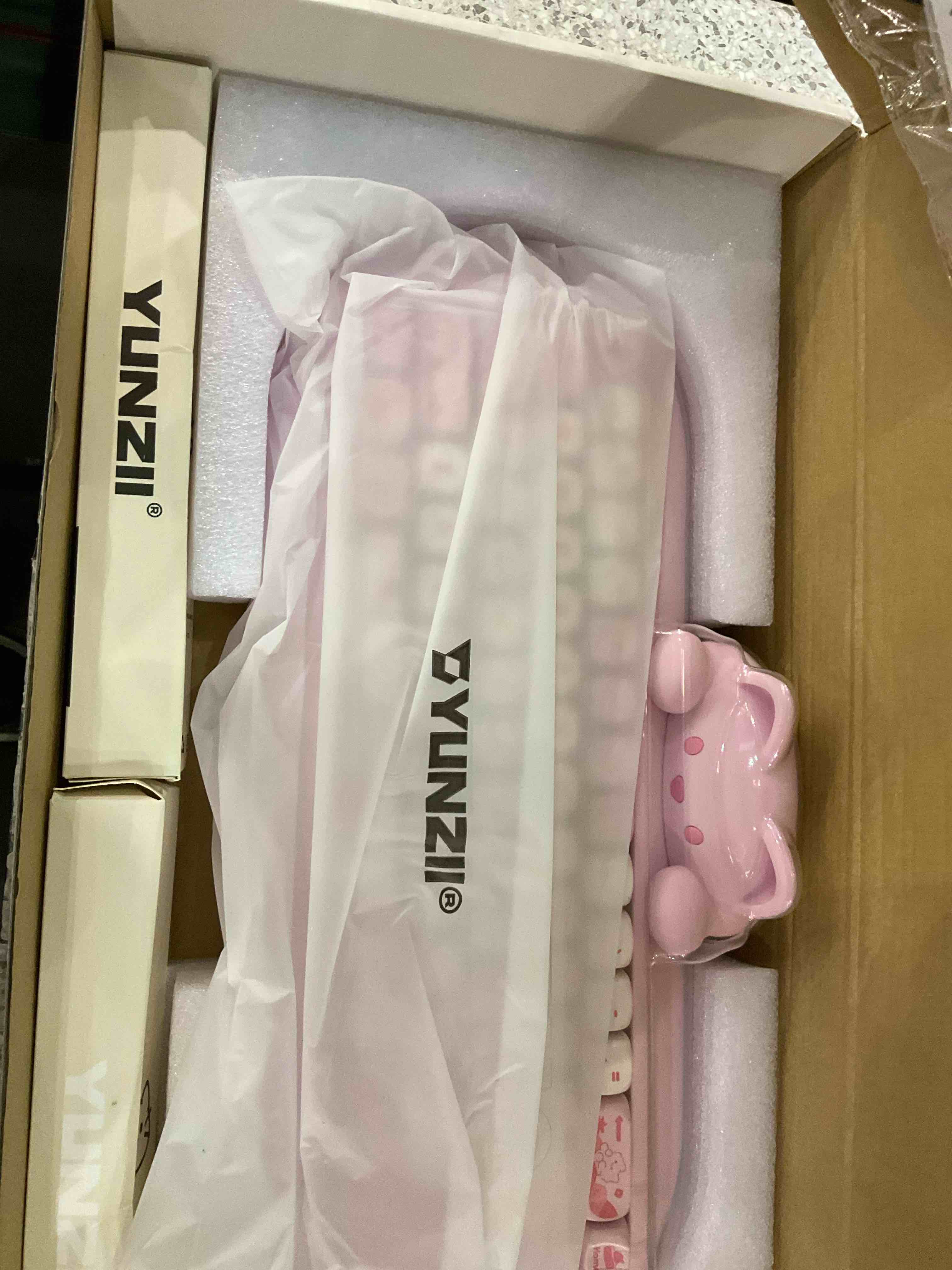 https://s3.amazonaws.com/lotting-images-prod/BargainHunt/EXS01270979_1712062339360.jpeg