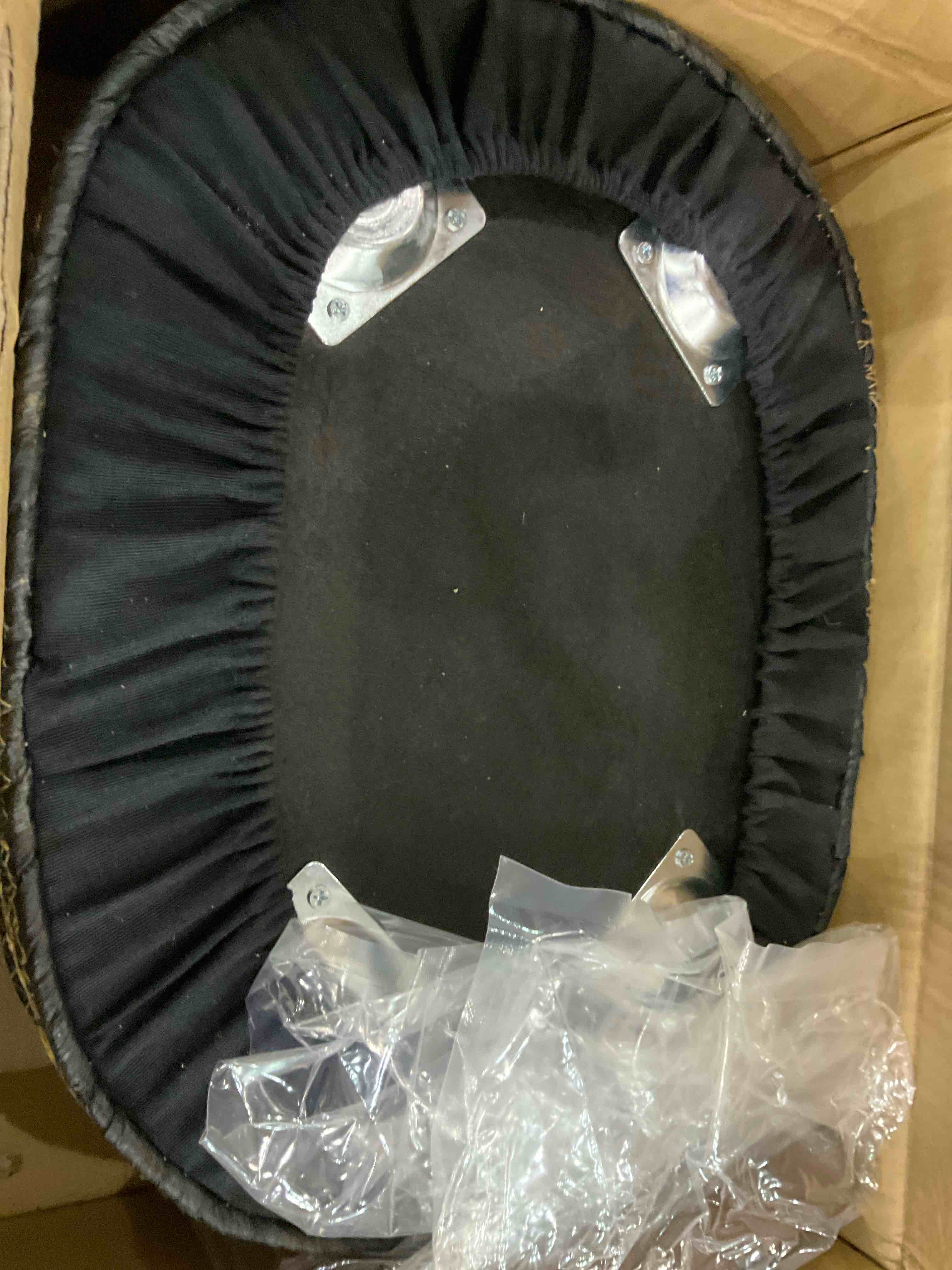 https://s3.amazonaws.com/lotting-images-prod/BargainHunt/EXS01270983_1712064412973.jpeg