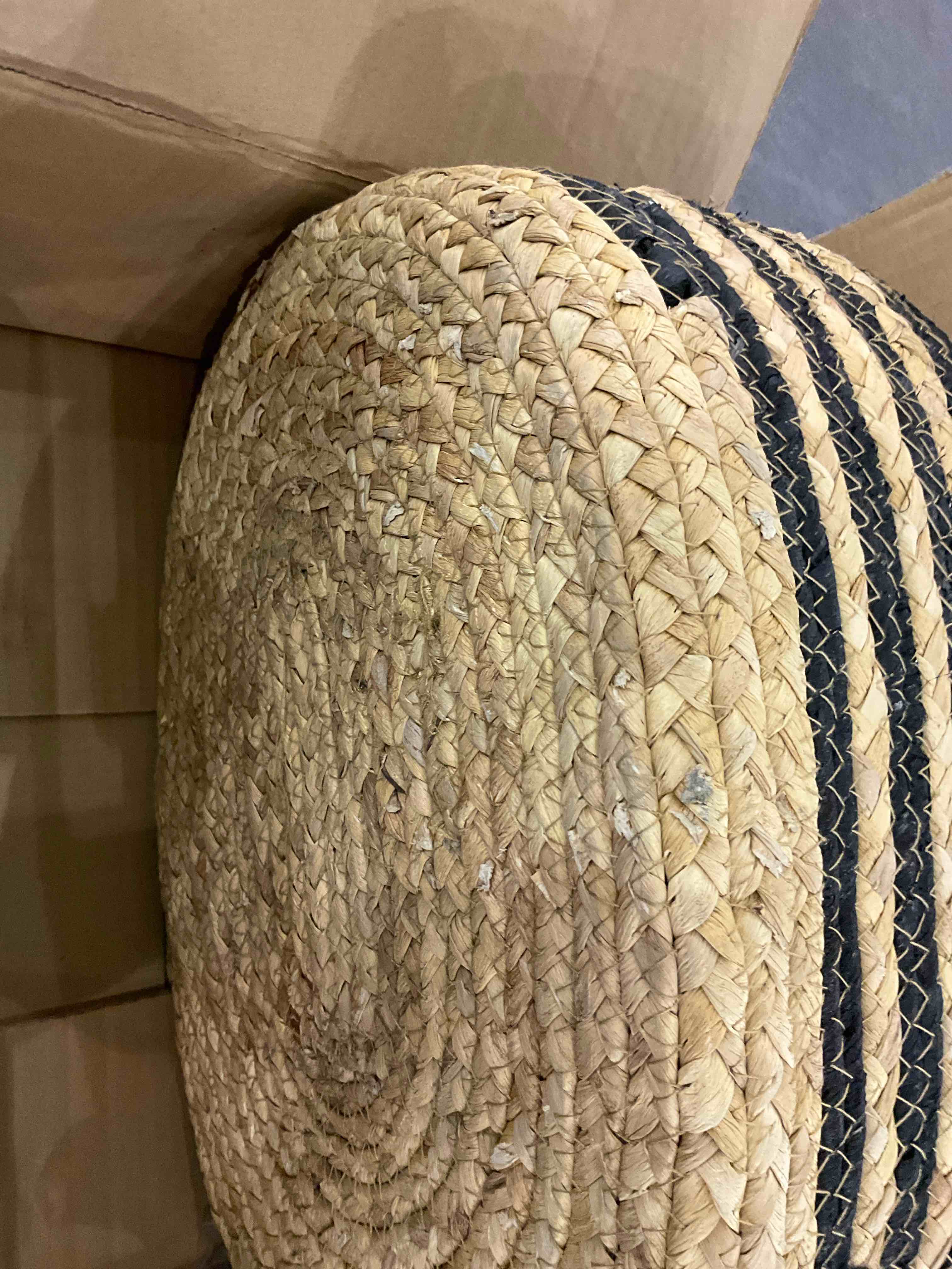 https://s3.amazonaws.com/lotting-images-prod/BargainHunt/EXS01270983_1712064418391.jpeg