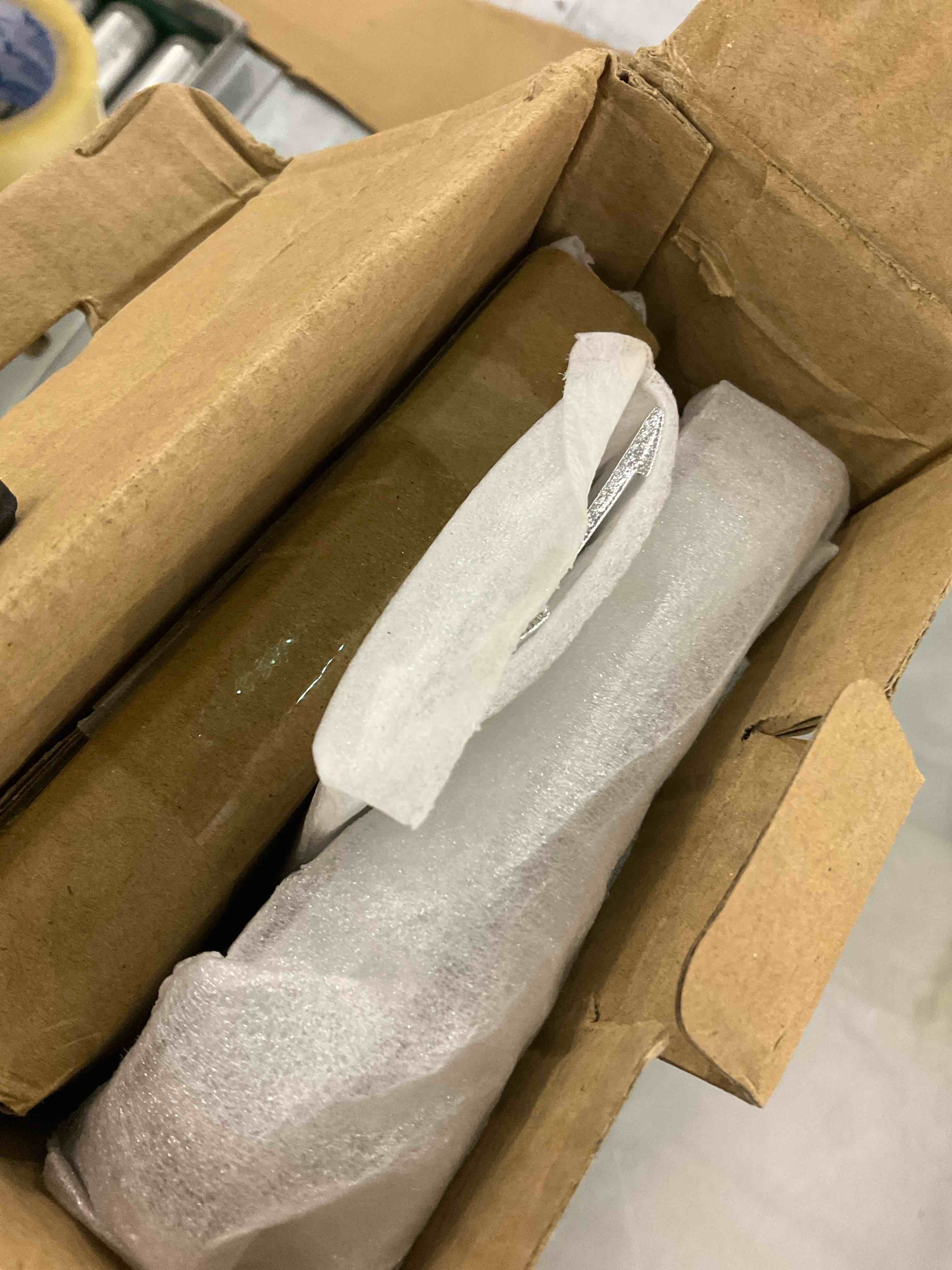 https://s3.amazonaws.com/lotting-images-prod/BargainHunt/EXS01271056_1711473362910.jpeg