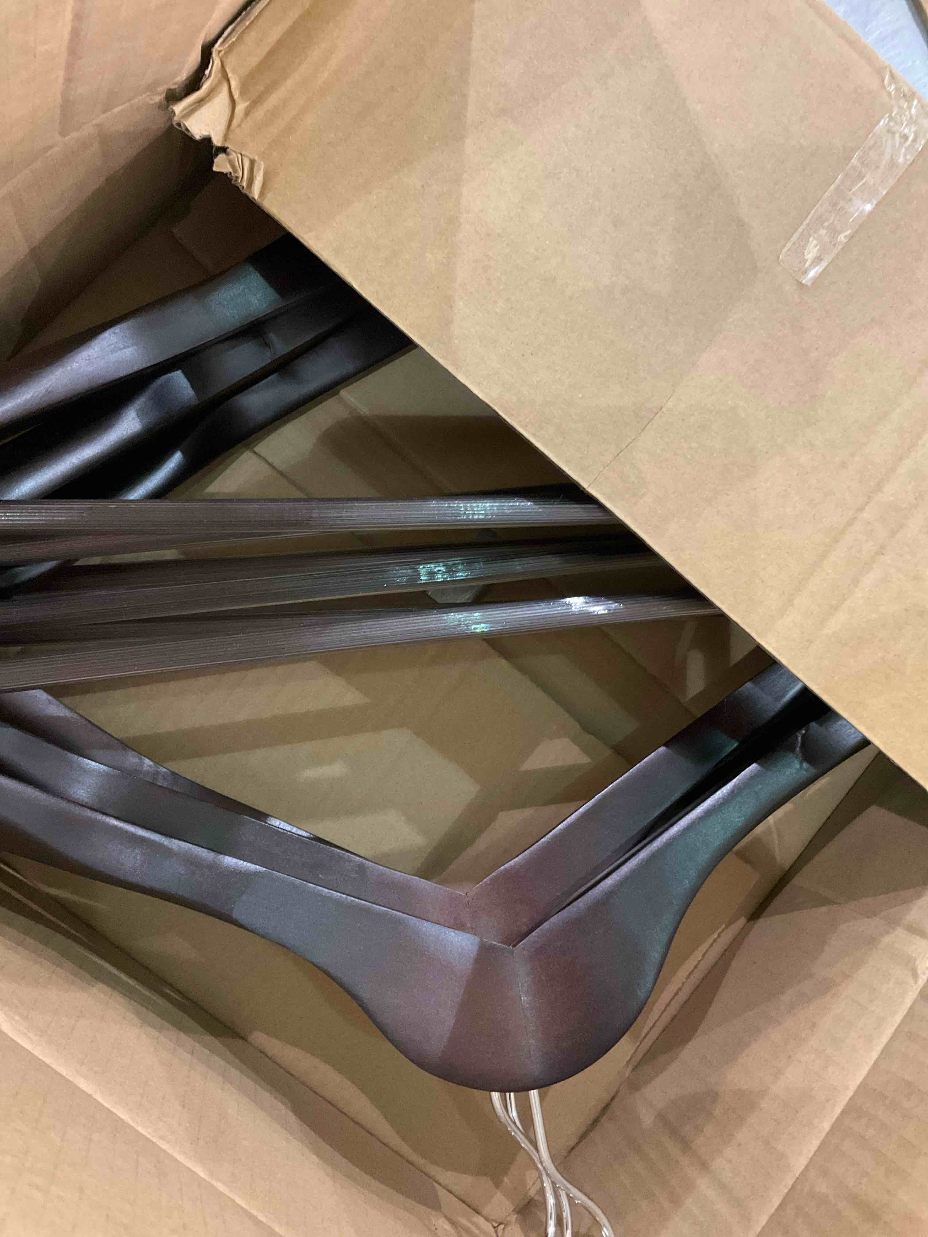 https://s3.amazonaws.com/lotting-images-prod/BargainHunt/EXS01271060_1711474082008.jpeg