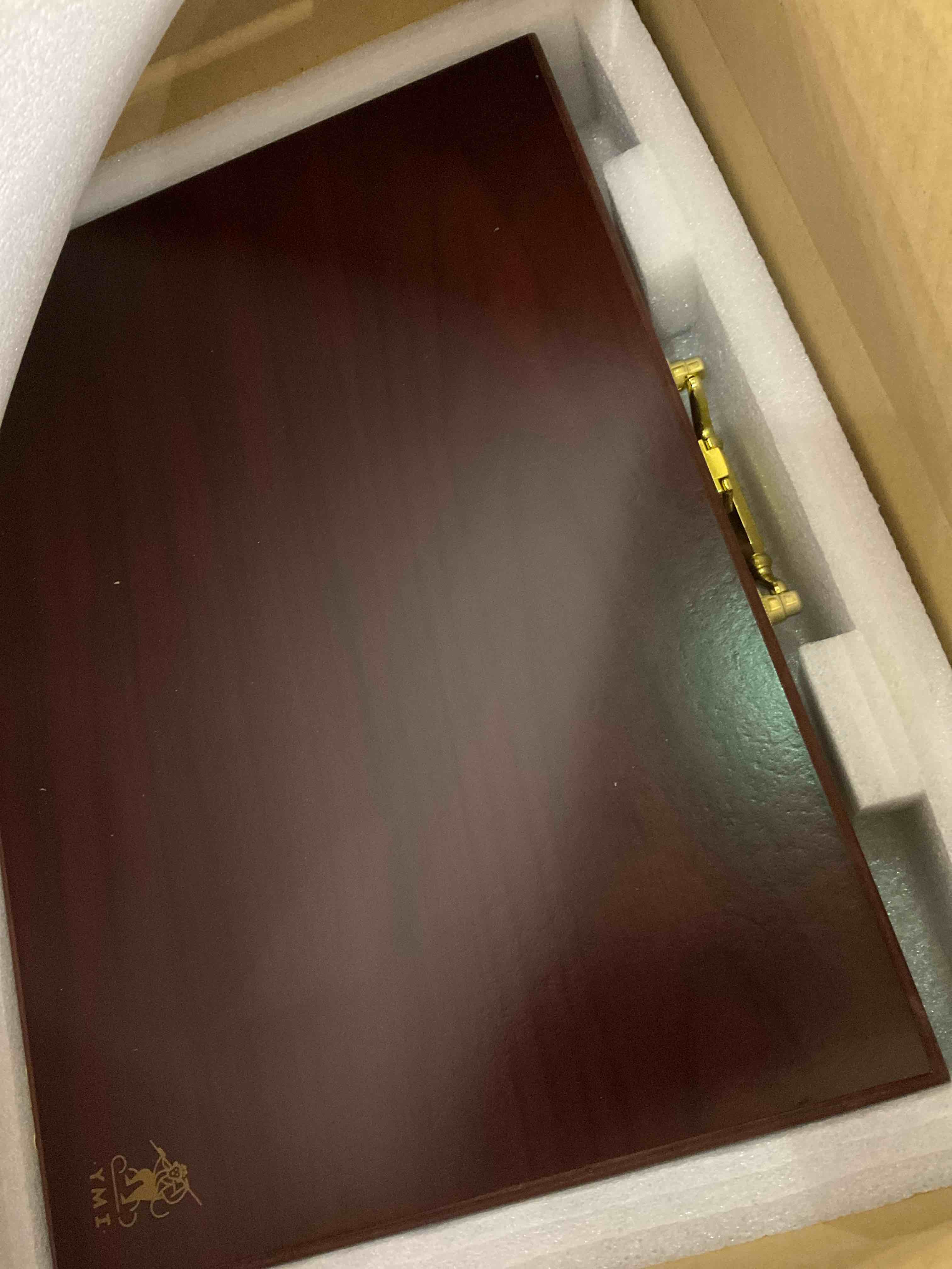 https://s3.amazonaws.com/lotting-images-prod/BargainHunt/EXS01271133_1711543464055.jpeg