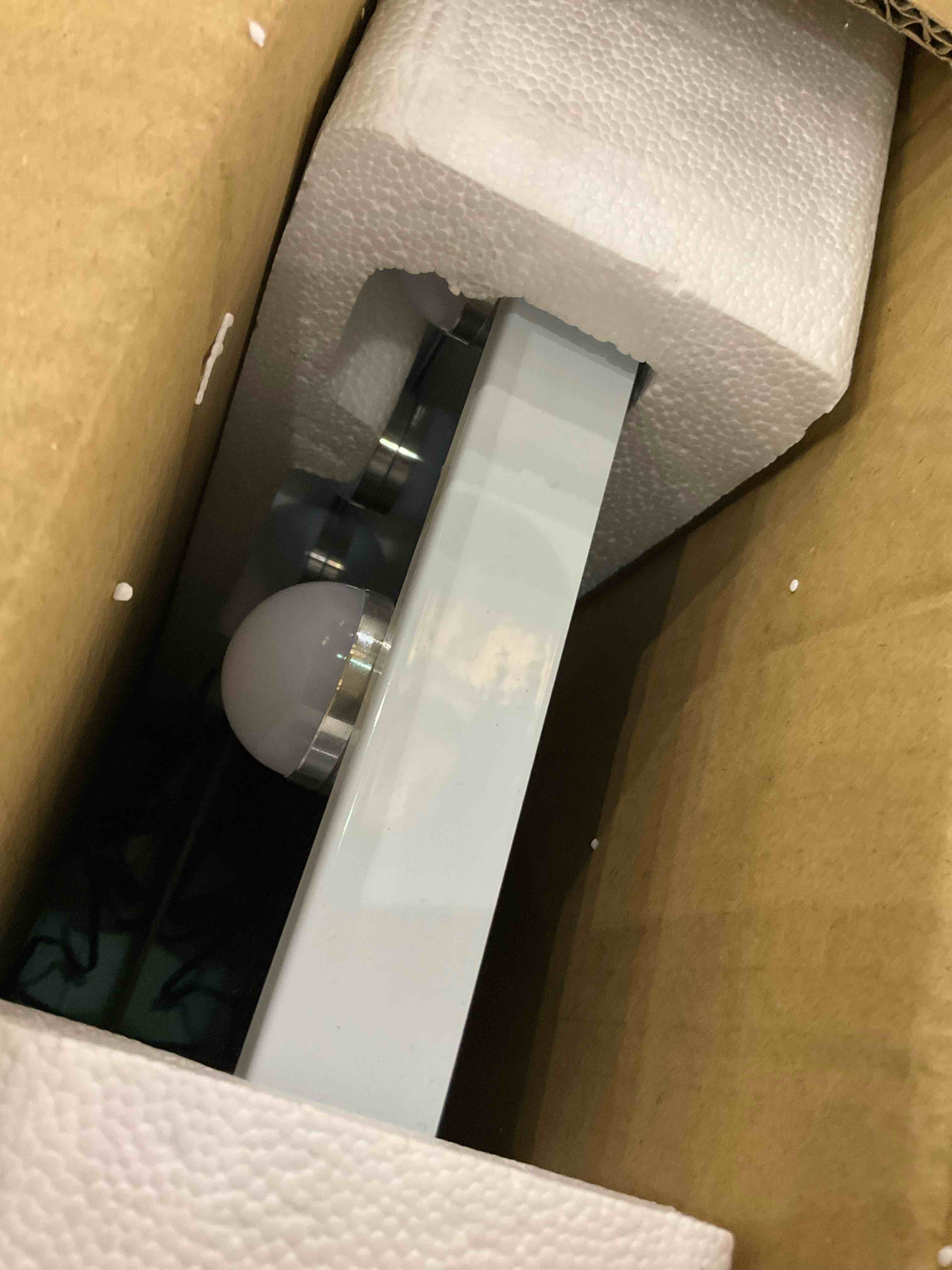 https://s3.amazonaws.com/lotting-images-prod/BargainHunt/EXS01271134_1711543660315.jpeg