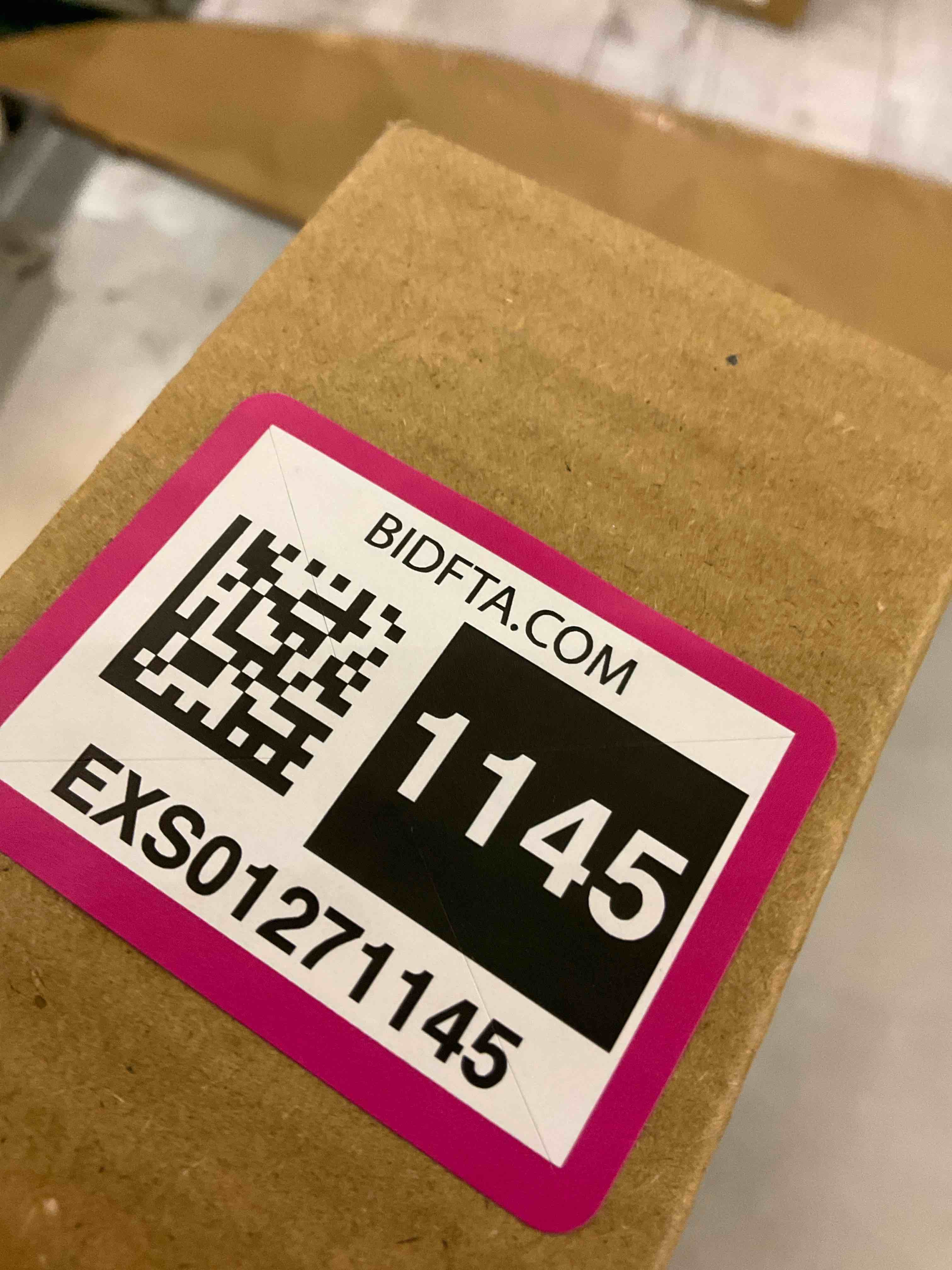 https://s3.amazonaws.com/lotting-images-prod/BargainHunt/EXS01271145_1711547422238.jpeg