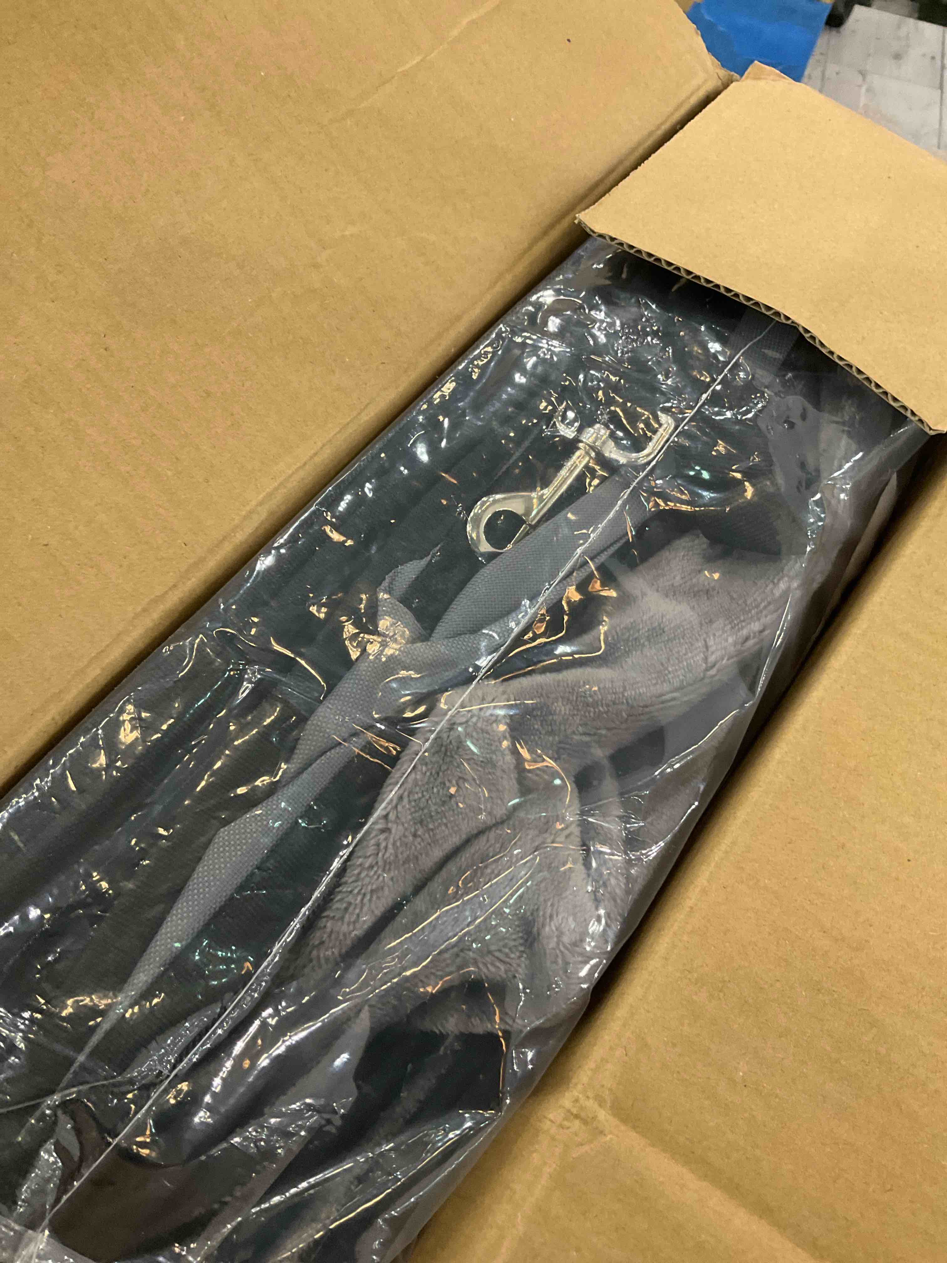 https://s3.amazonaws.com/lotting-images-prod/BargainHunt/EXS01271247_1711561393744.jpeg