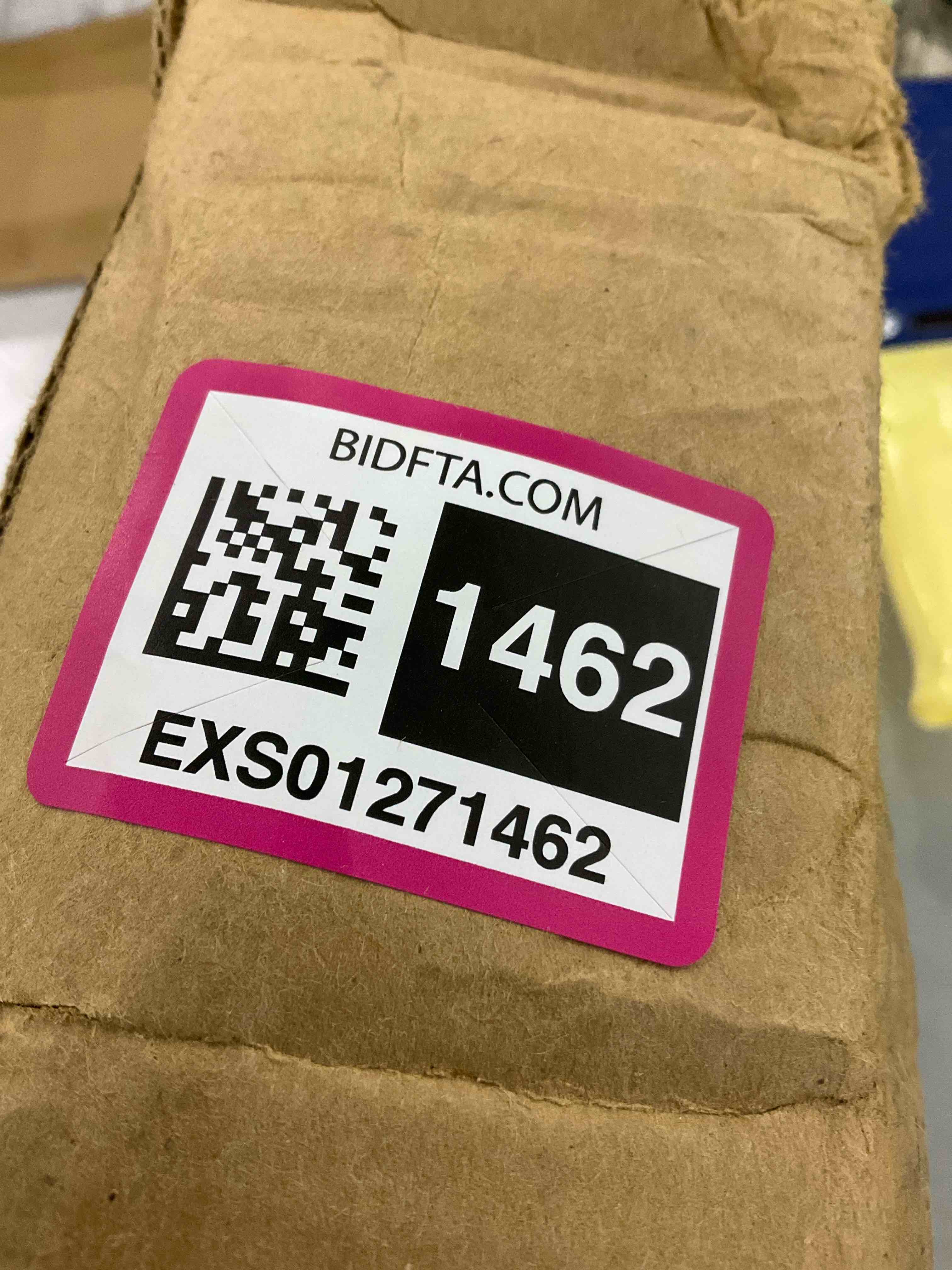 https://s3.amazonaws.com/lotting-images-prod/BargainHunt/EXS01271462_1711973154460.jpeg