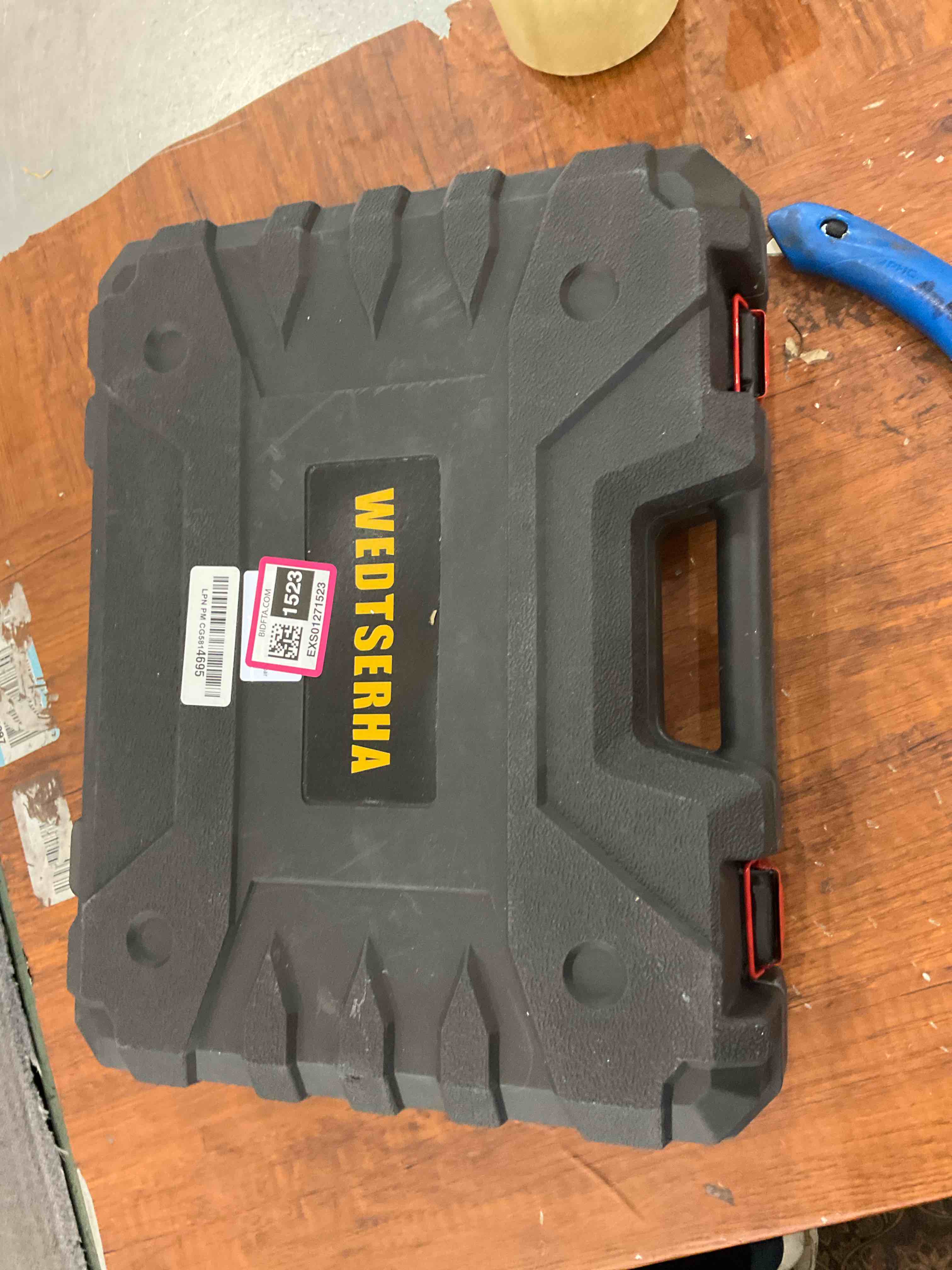 https://s3.amazonaws.com/lotting-images-prod/BargainHunt/EXS01271523_1713548127436.jpeg