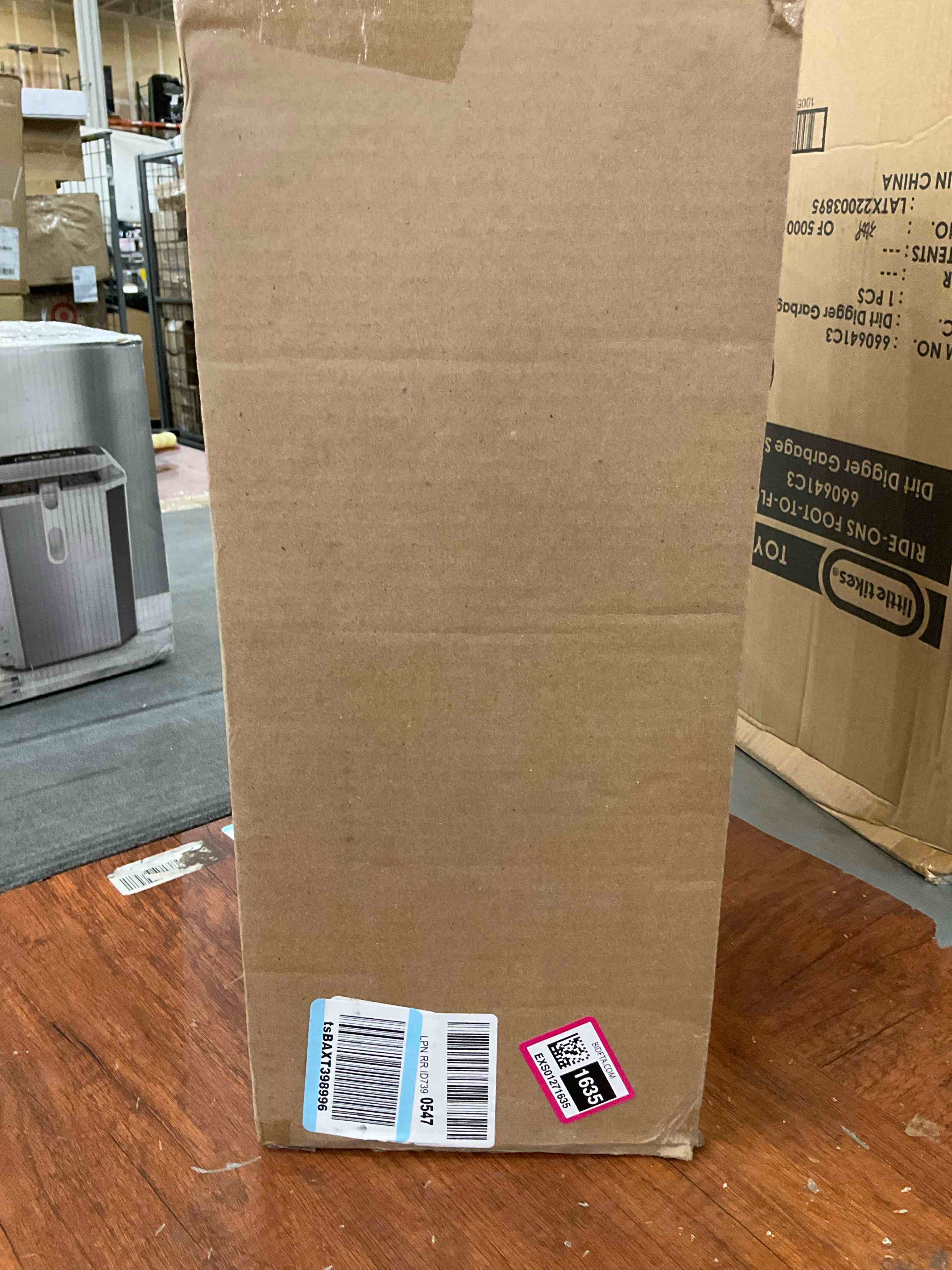 https://s3.amazonaws.com/lotting-images-prod/BargainHunt/EXS01271635_1713891855752.jpeg