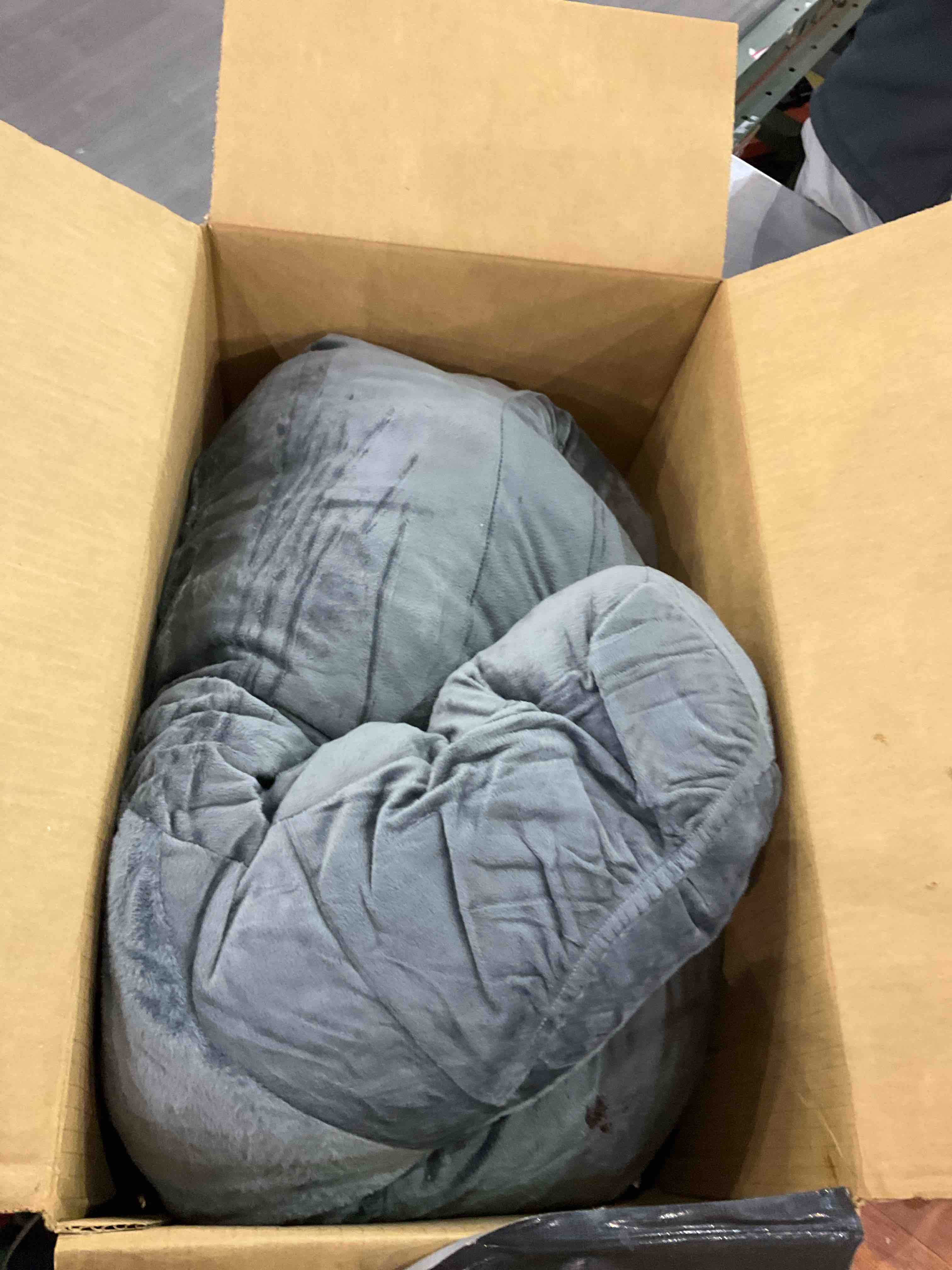 https://s3.amazonaws.com/lotting-images-prod/BargainHunt/EXS01272046_1712317108297.jpeg
