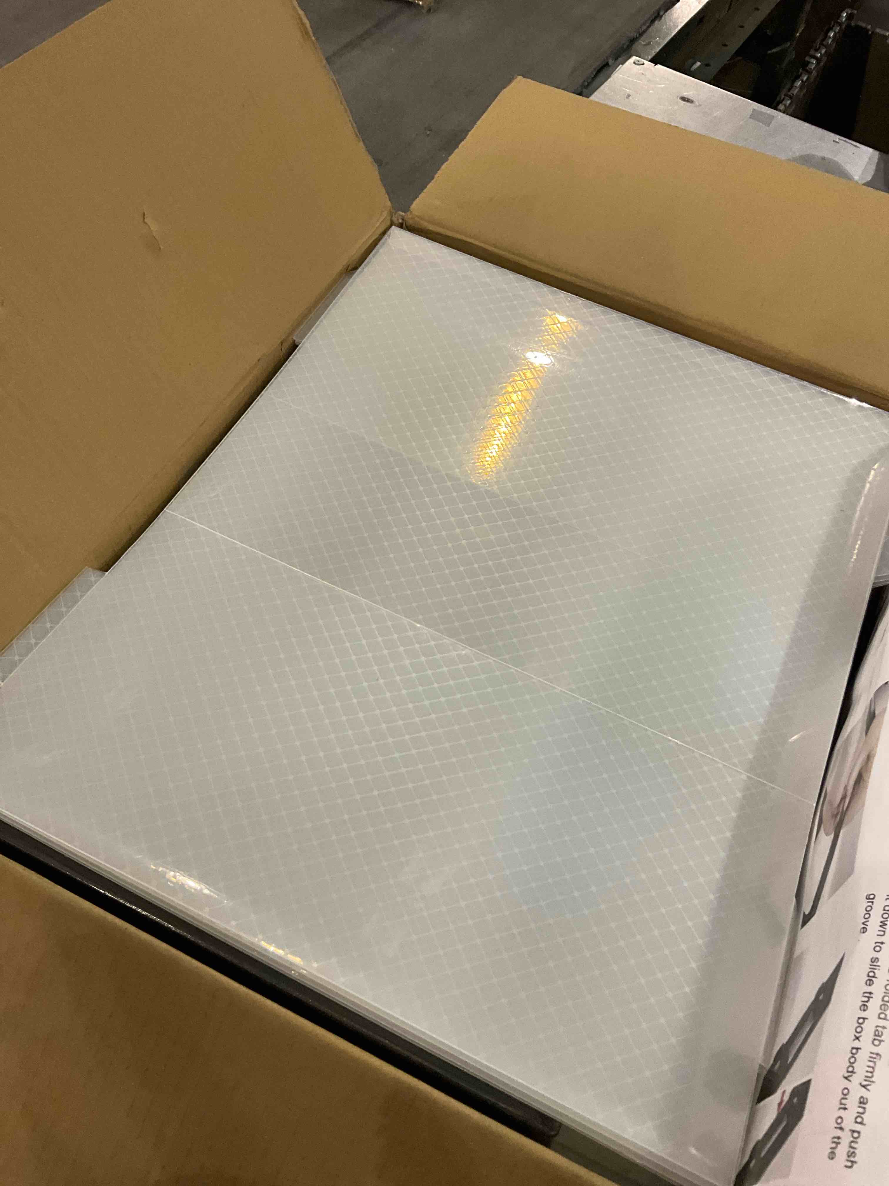 https://s3.amazonaws.com/lotting-images-prod/BargainHunt/EXS01272182_1712578491165.jpeg