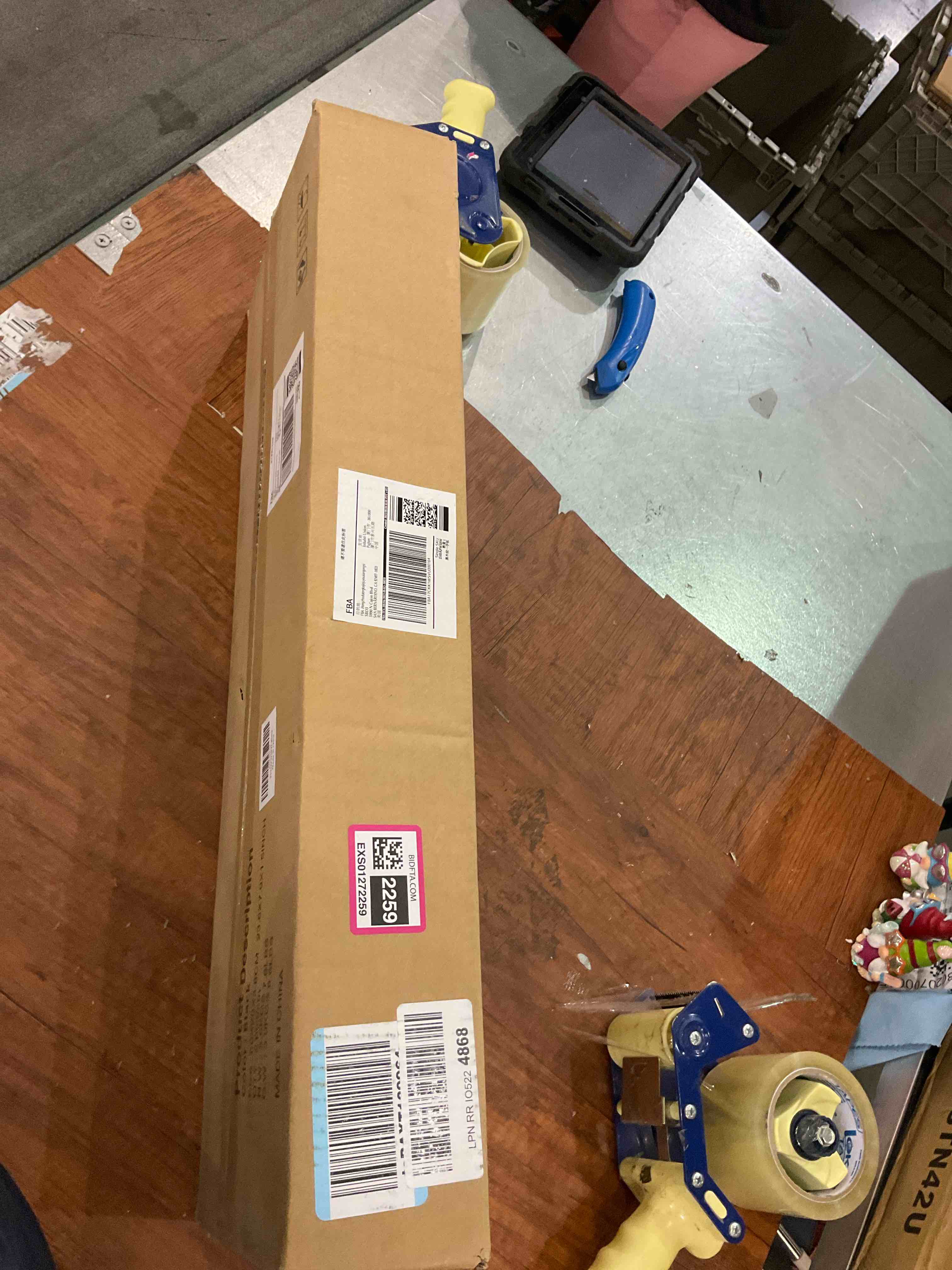 https://s3.amazonaws.com/lotting-images-prod/BargainHunt/EXS01272259_1712597930685.jpeg