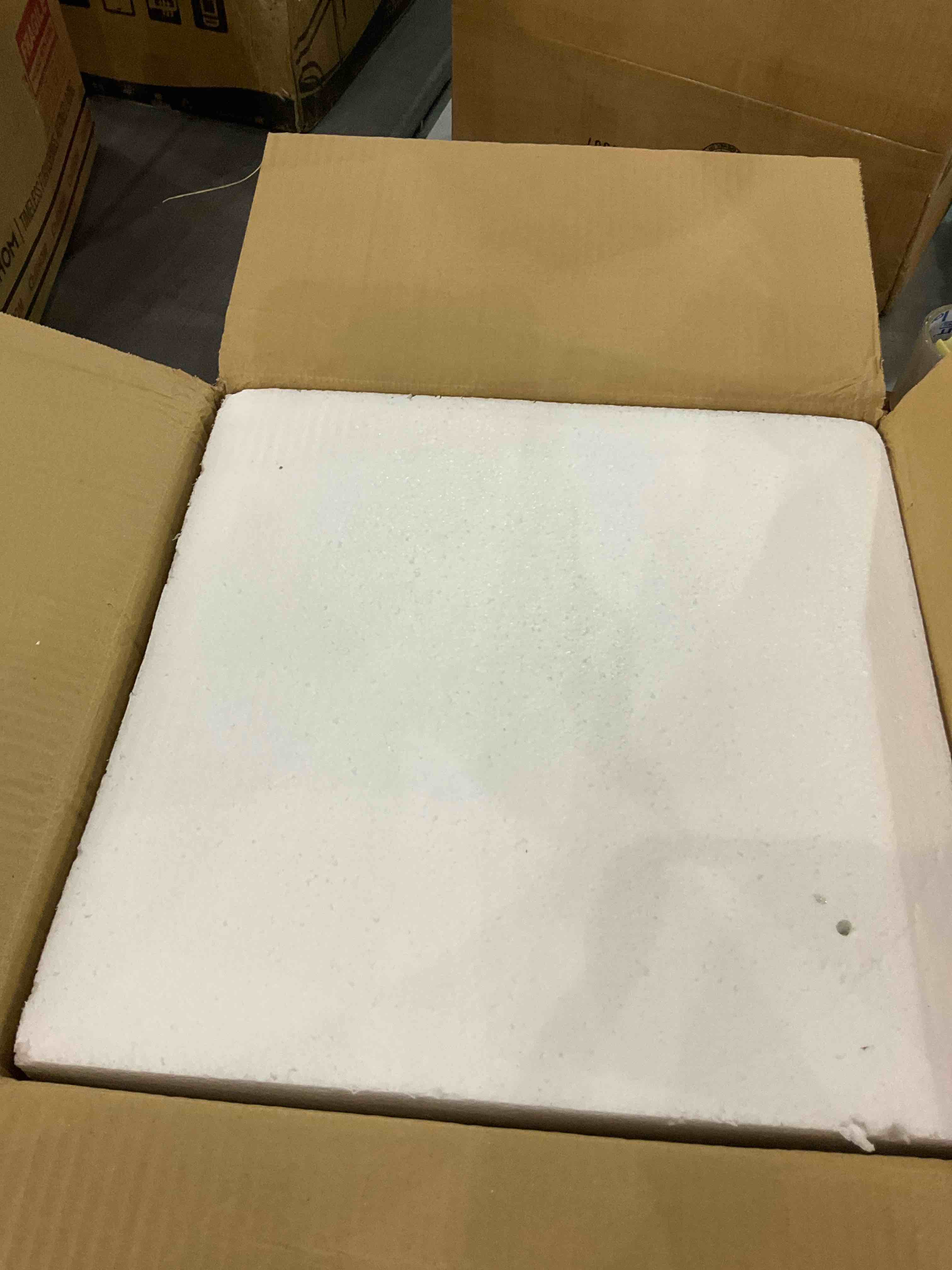 https://s3.amazonaws.com/lotting-images-prod/BargainHunt/EXS01272299_1712665190782.jpeg