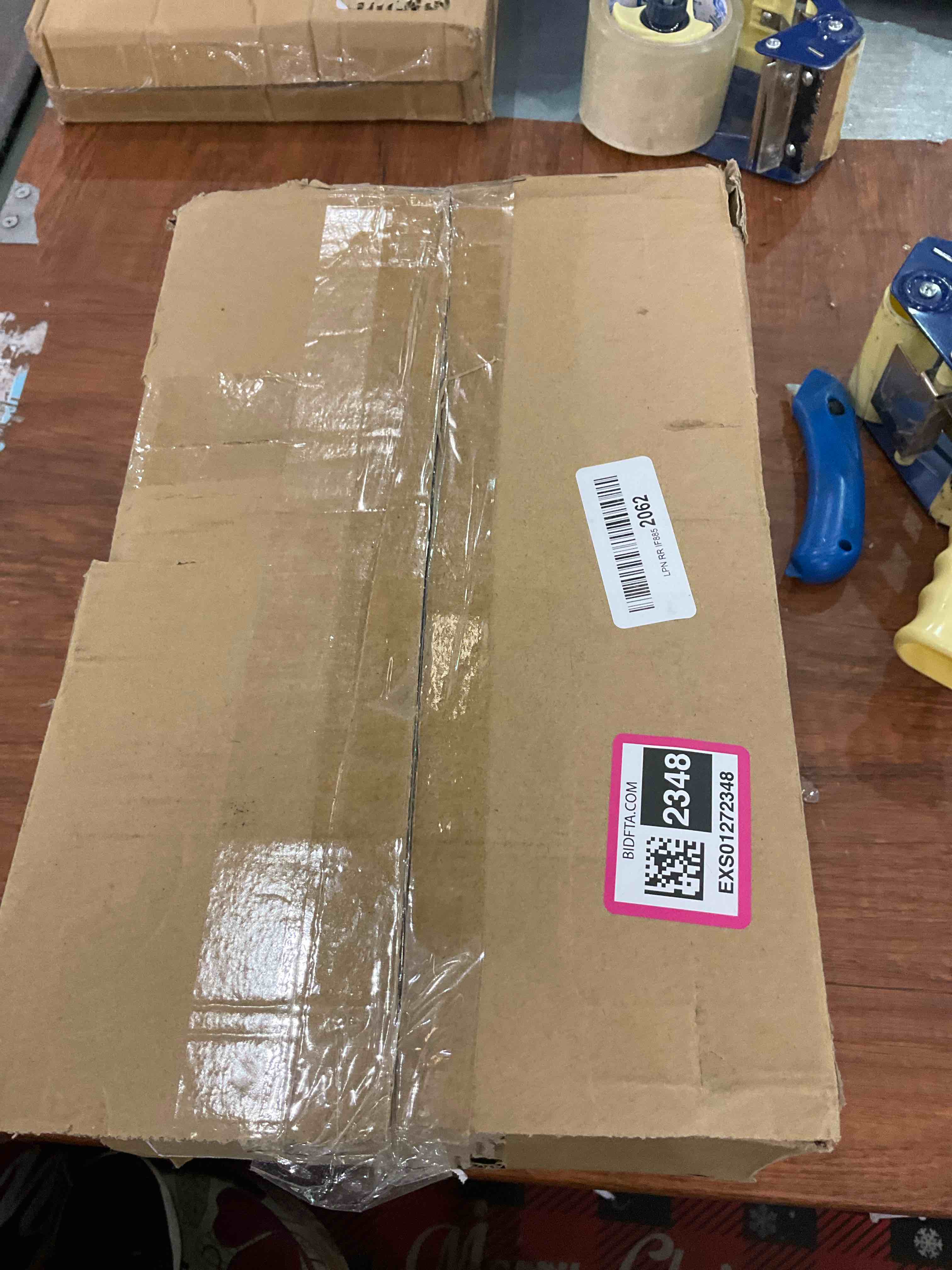 https://s3.amazonaws.com/lotting-images-prod/BargainHunt/EXS01272348_1712682470260.jpeg