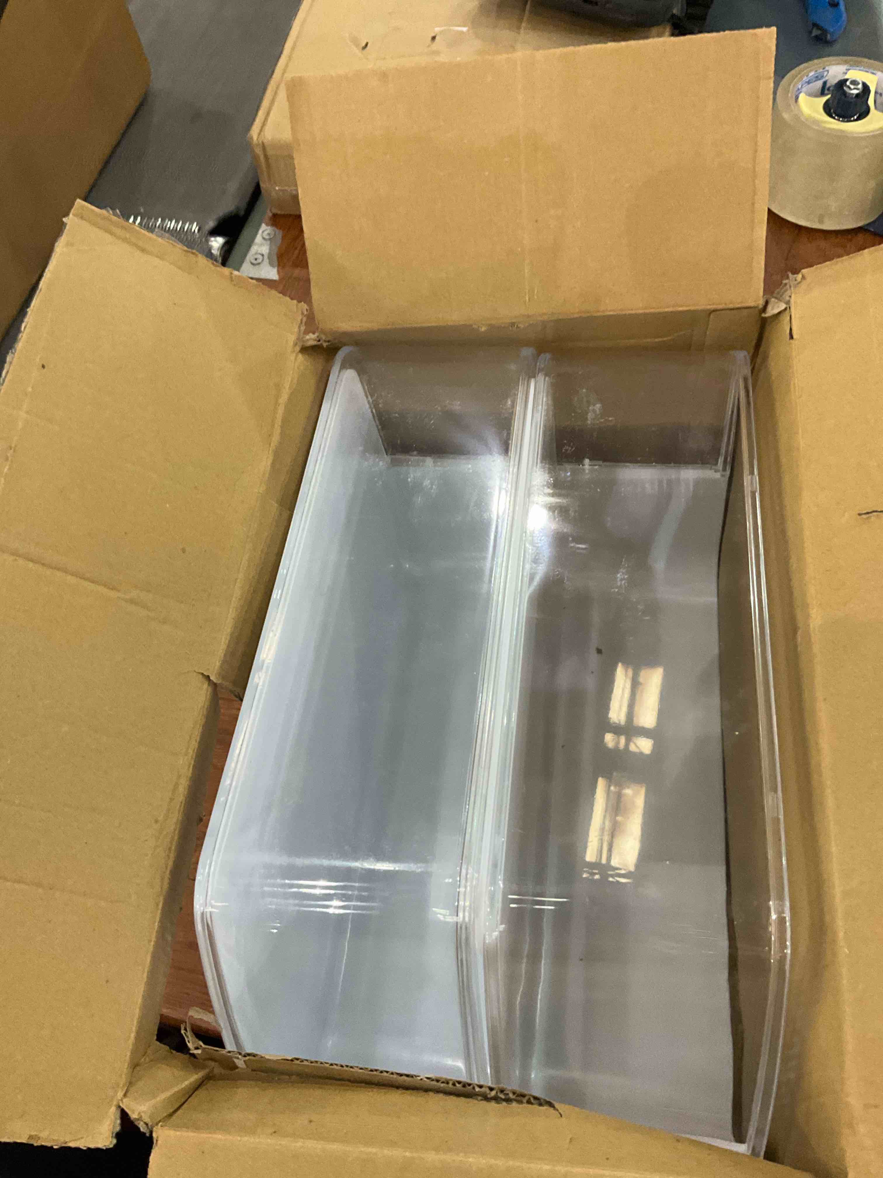 https://s3.amazonaws.com/lotting-images-prod/BargainHunt/EXS01272348_1712682504601.jpeg