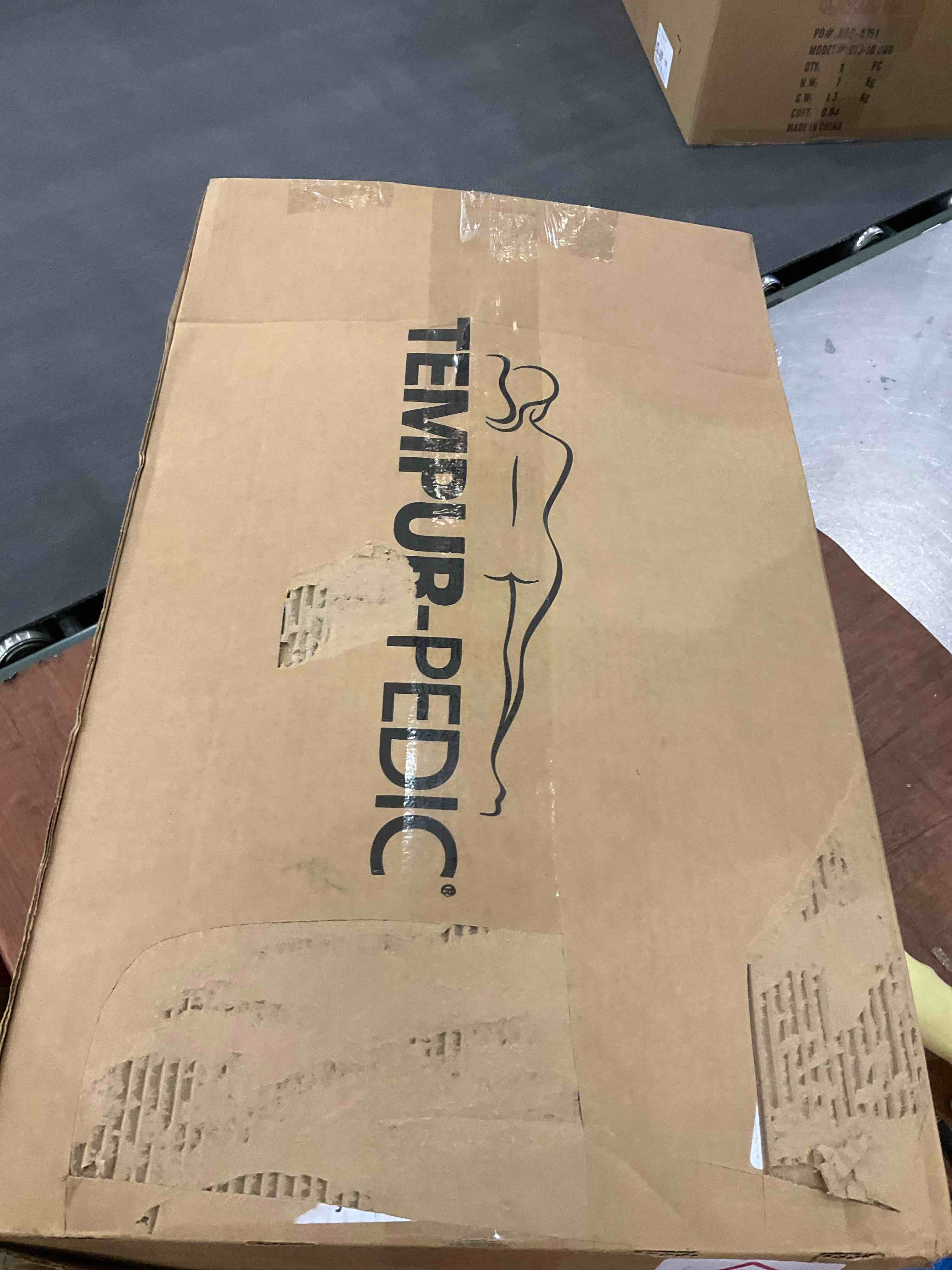 https://s3.amazonaws.com/lotting-images-prod/BargainHunt/EXS01272367_1712688295724.jpeg