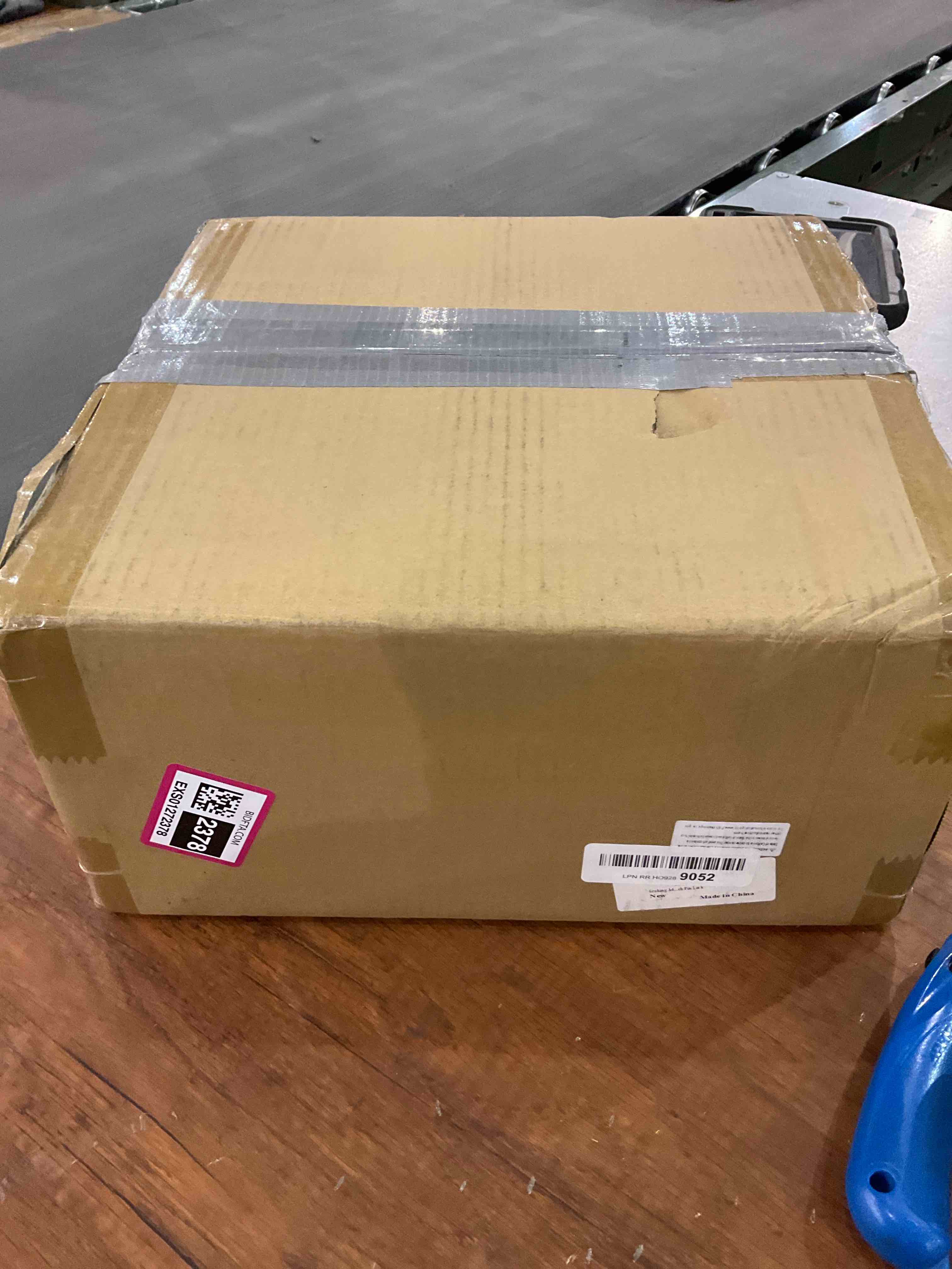 https://s3.amazonaws.com/lotting-images-prod/BargainHunt/EXS01272378_1712748848446.jpeg