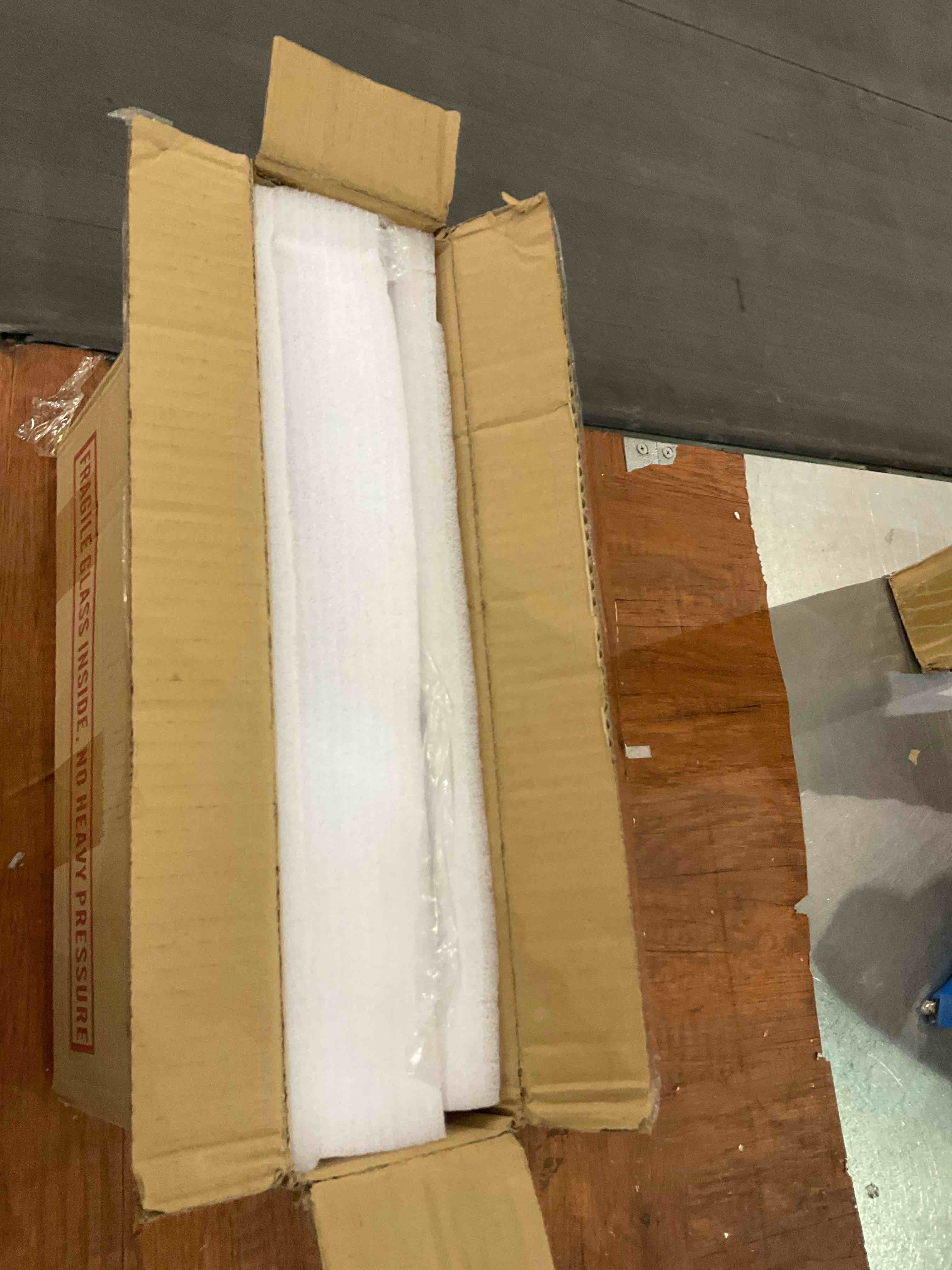 https://s3.amazonaws.com/lotting-images-prod/BargainHunt/EXS01272449_1712763113665.jpeg