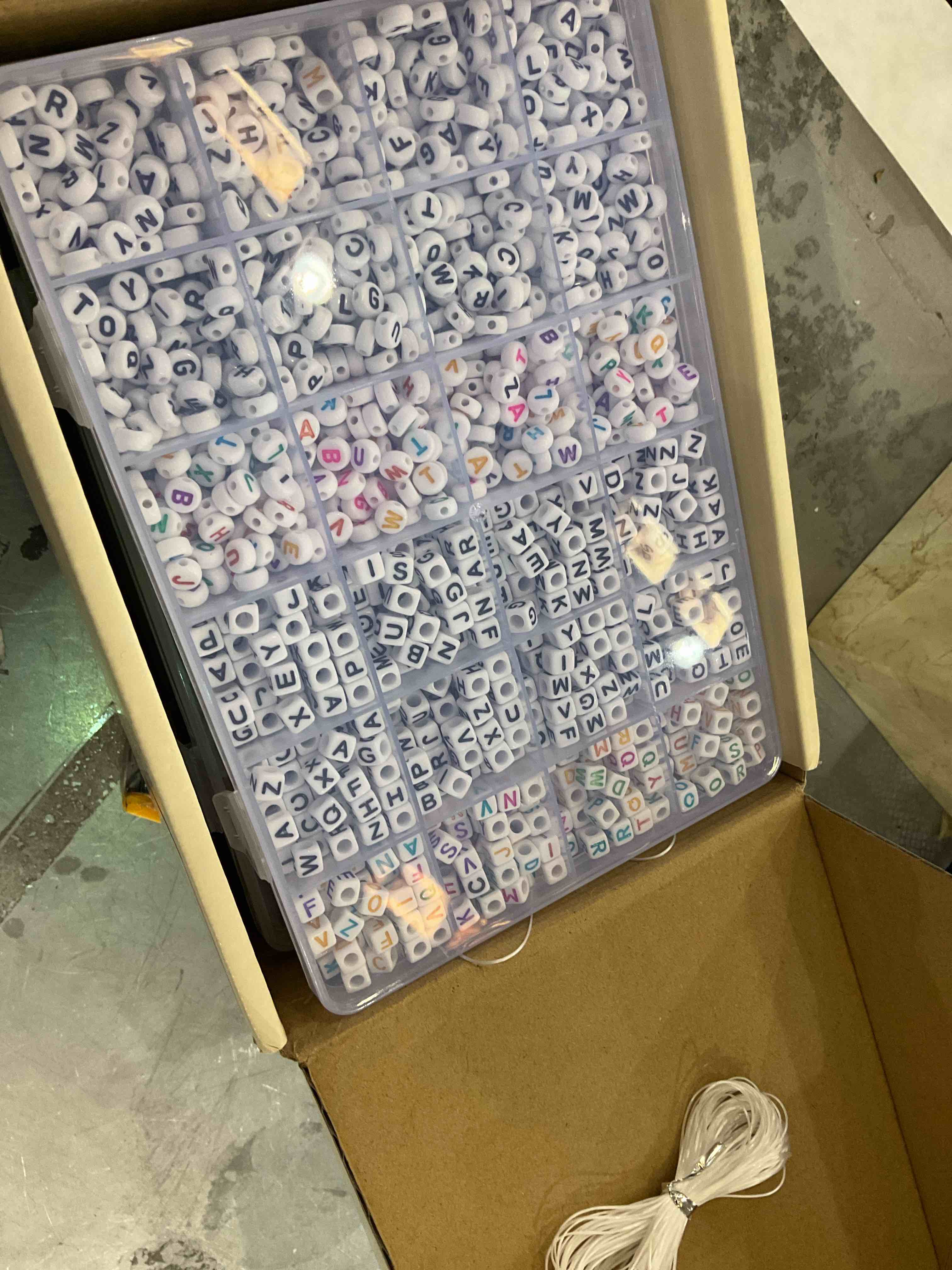 https://s3.amazonaws.com/lotting-images-prod/BargainHunt/EXS01272706_1711723463069.jpeg