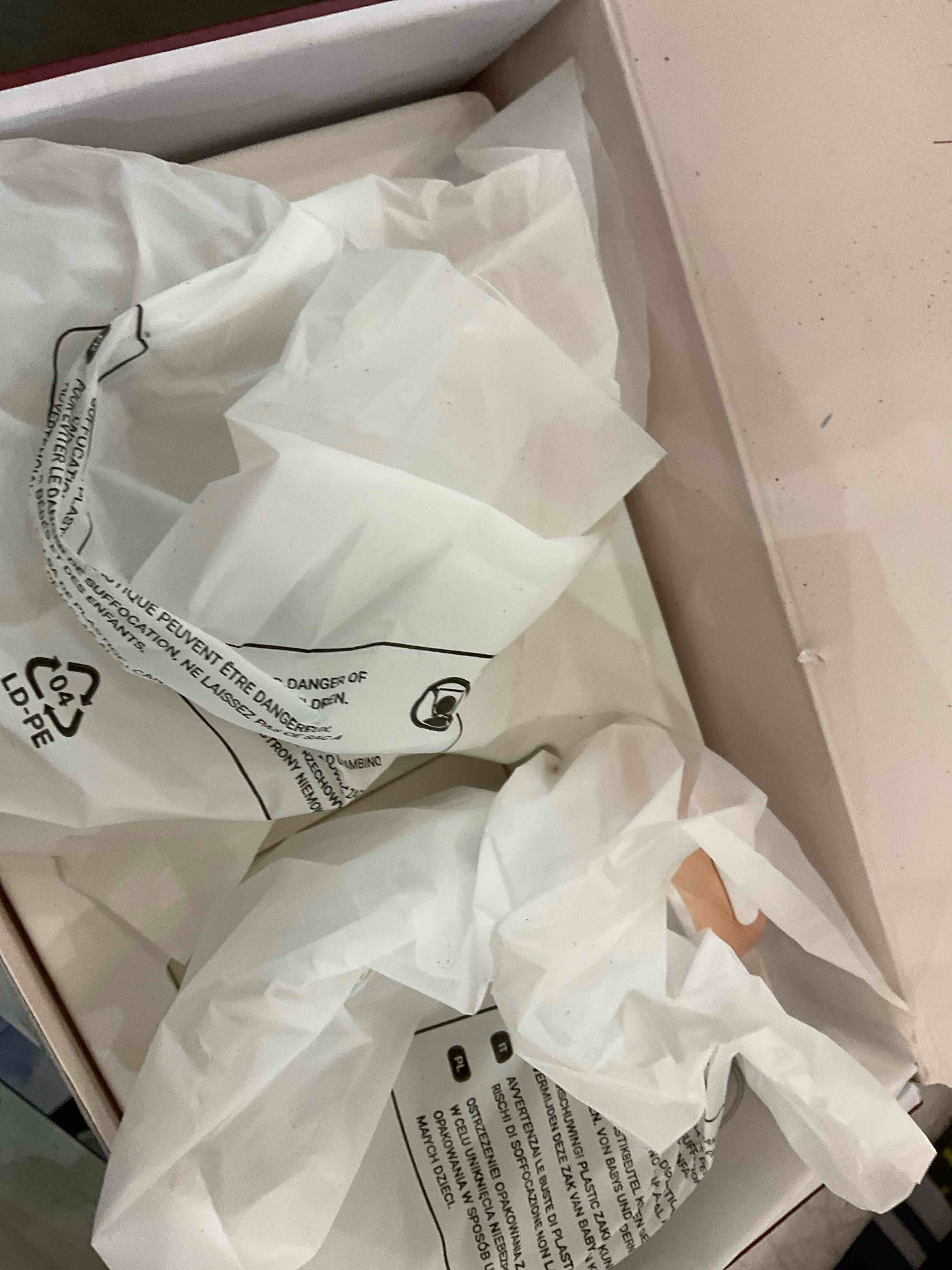 https://s3.amazonaws.com/lotting-images-prod/BargainHunt/EXS01272753_1711732177239.jpeg