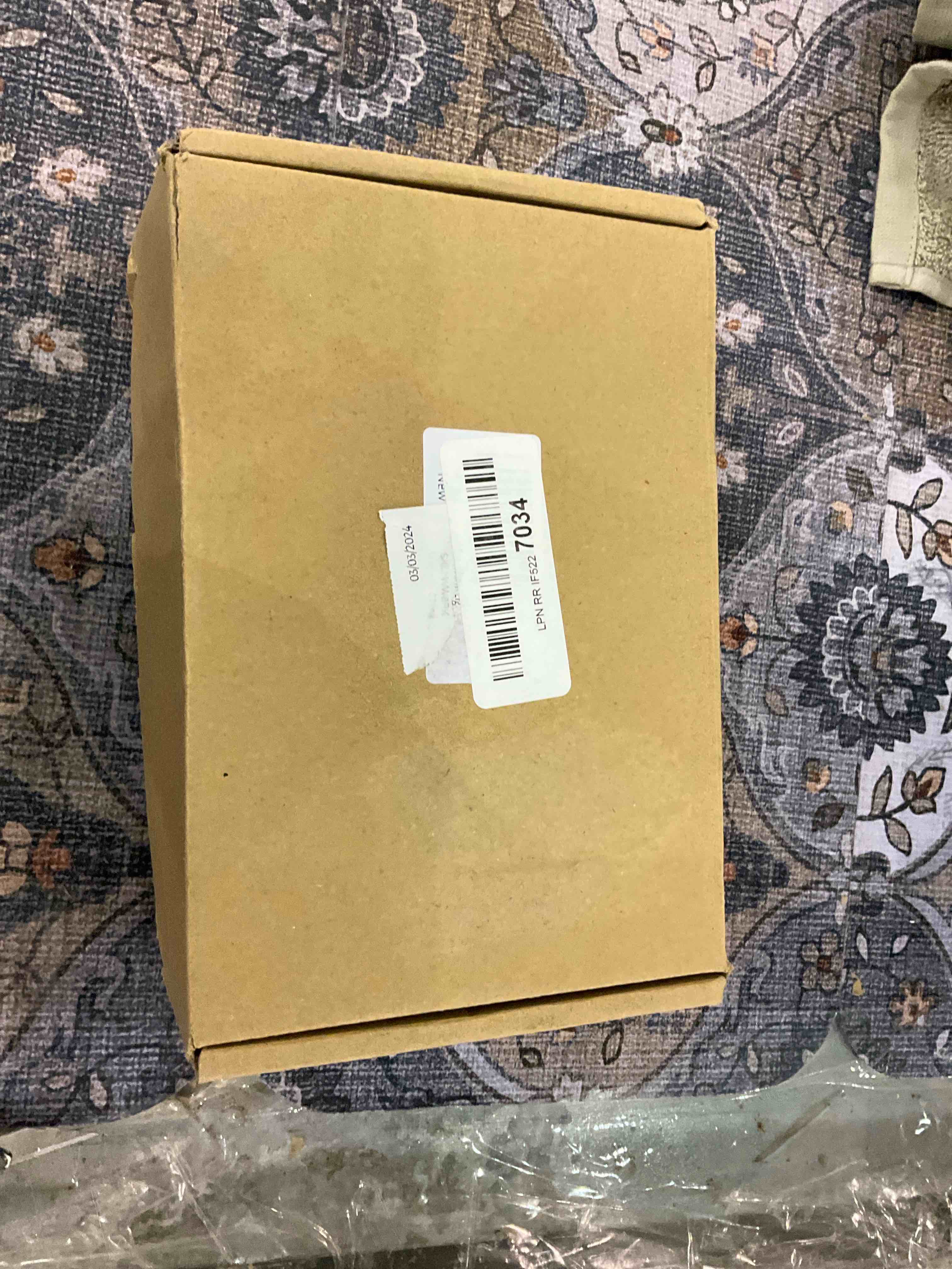 https://s3.amazonaws.com/lotting-images-prod/BargainHunt/EXS01272812_1711973299390.jpeg