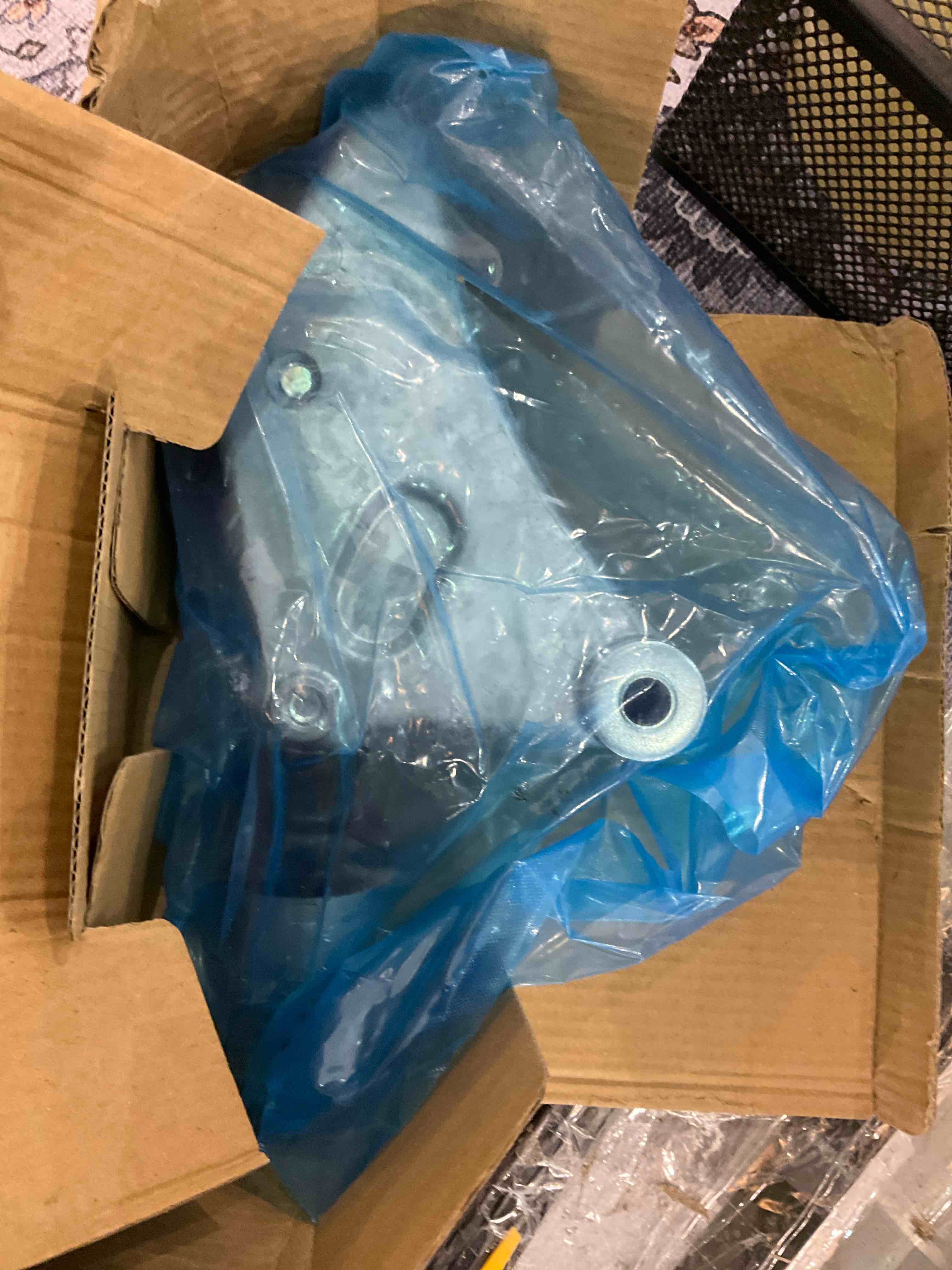 https://s3.amazonaws.com/lotting-images-prod/BargainHunt/EXS01272865_1711980943914.jpeg