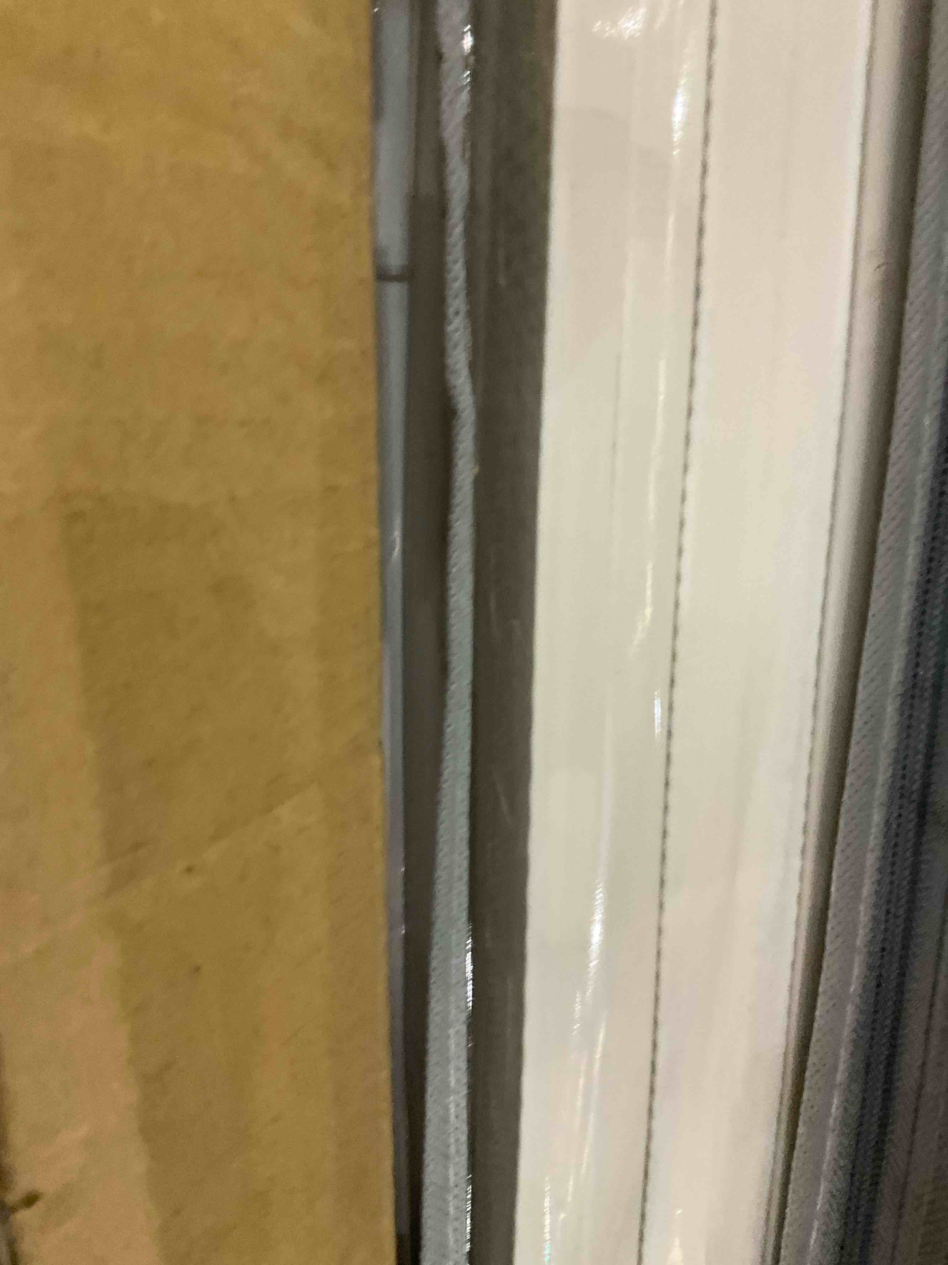 https://s3.amazonaws.com/lotting-images-prod/BargainHunt/EXS01273128_1712159667540.jpeg