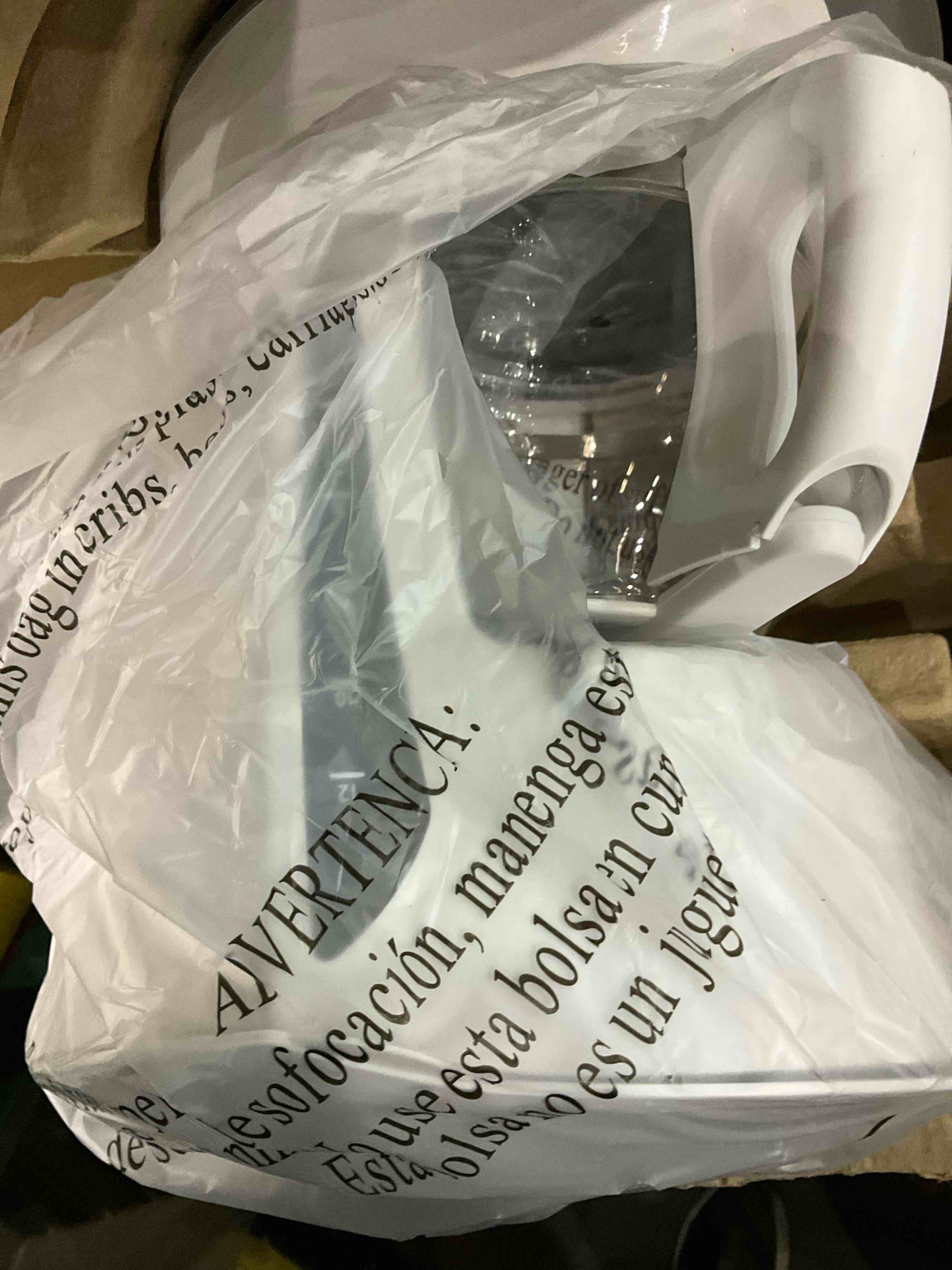 https://s3.amazonaws.com/lotting-images-prod/BargainHunt/EXS01273187_1712239560133.jpeg