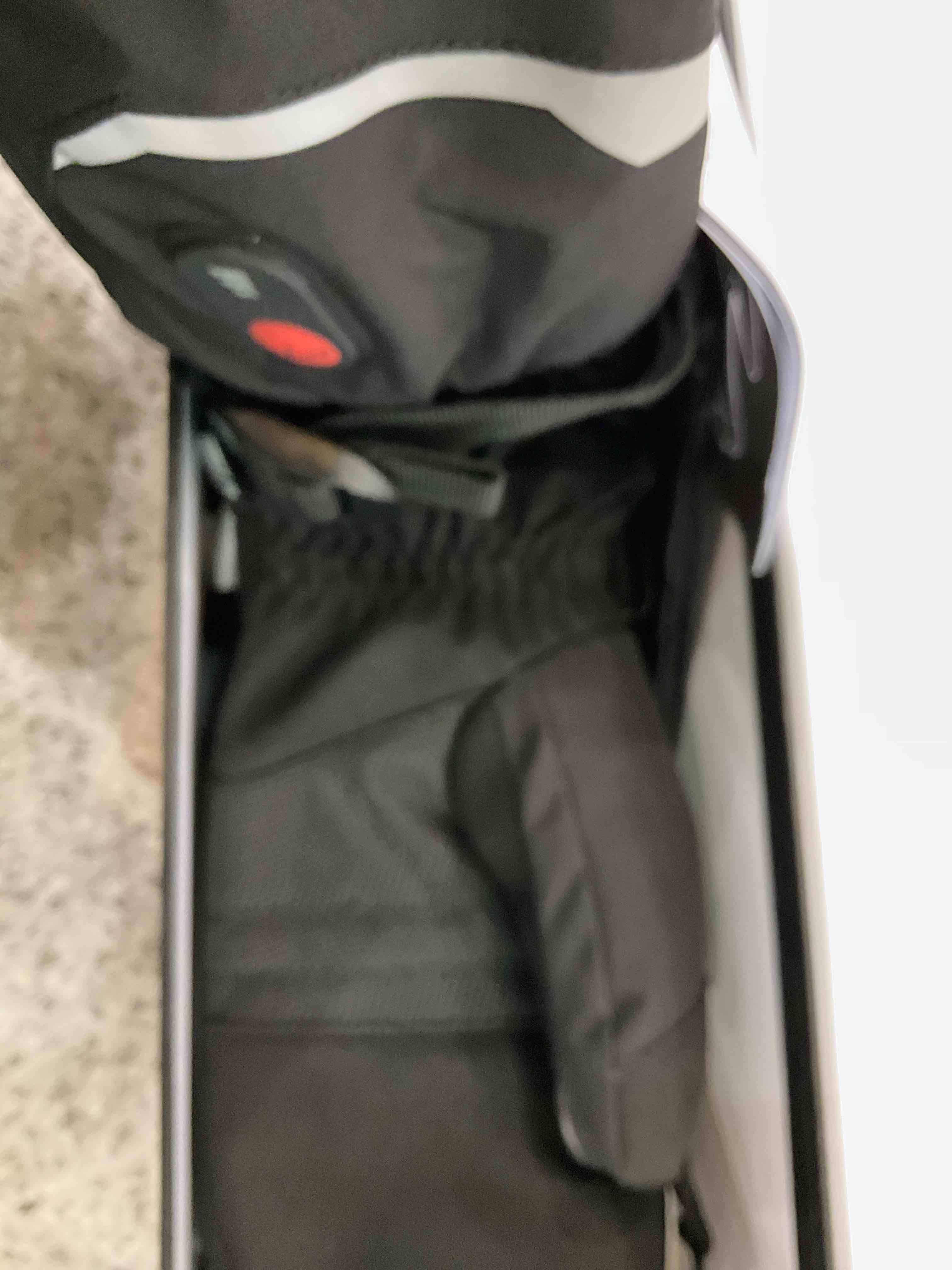 https://s3.amazonaws.com/lotting-images-prod/BargainHunt/EXS01273224_1712252248459.jpeg