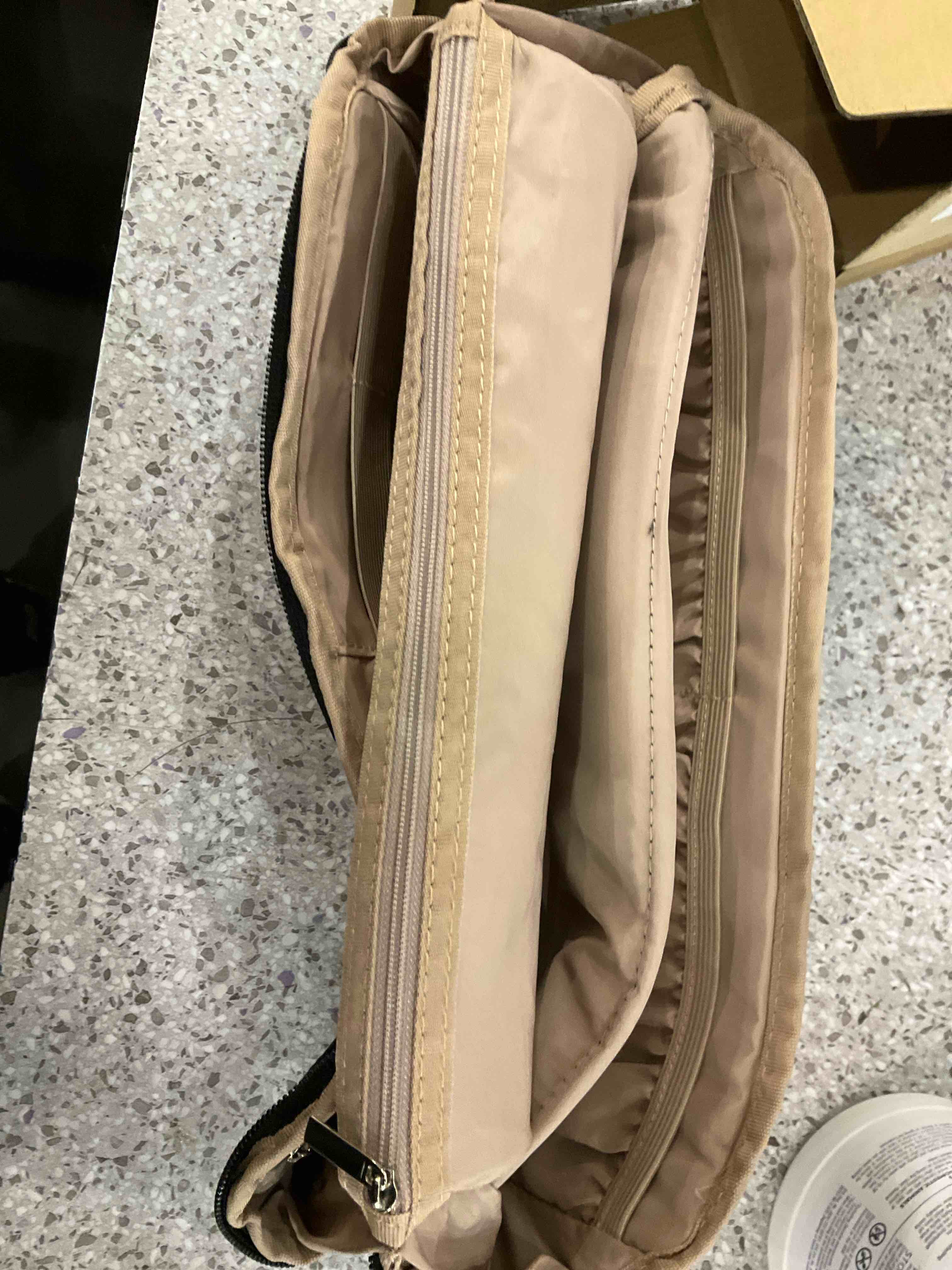https://s3.amazonaws.com/lotting-images-prod/BargainHunt/EXS01273254_1712316946622.jpeg
