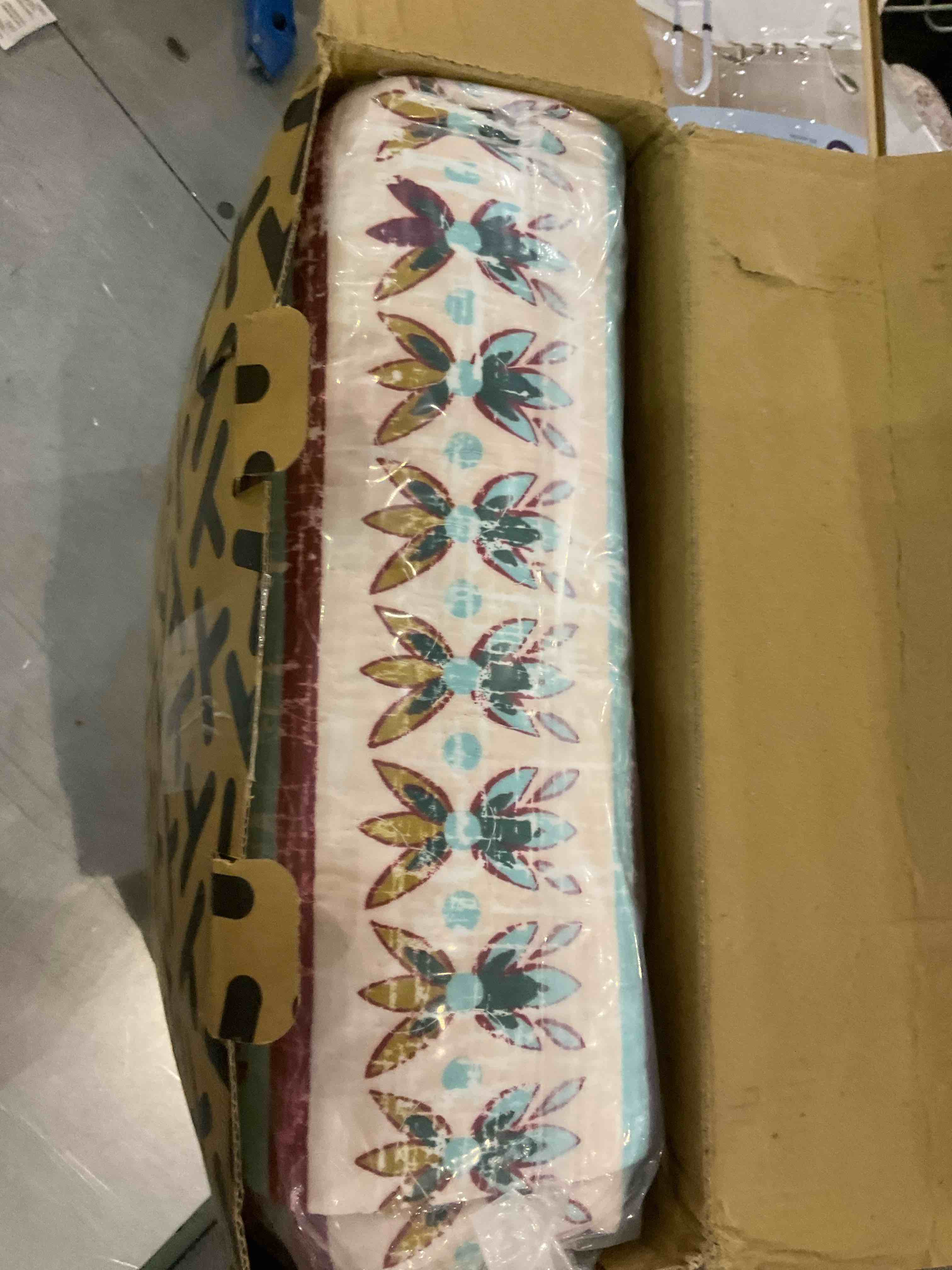 https://s3.amazonaws.com/lotting-images-prod/BargainHunt/EXS01273505_1711712752905.jpeg