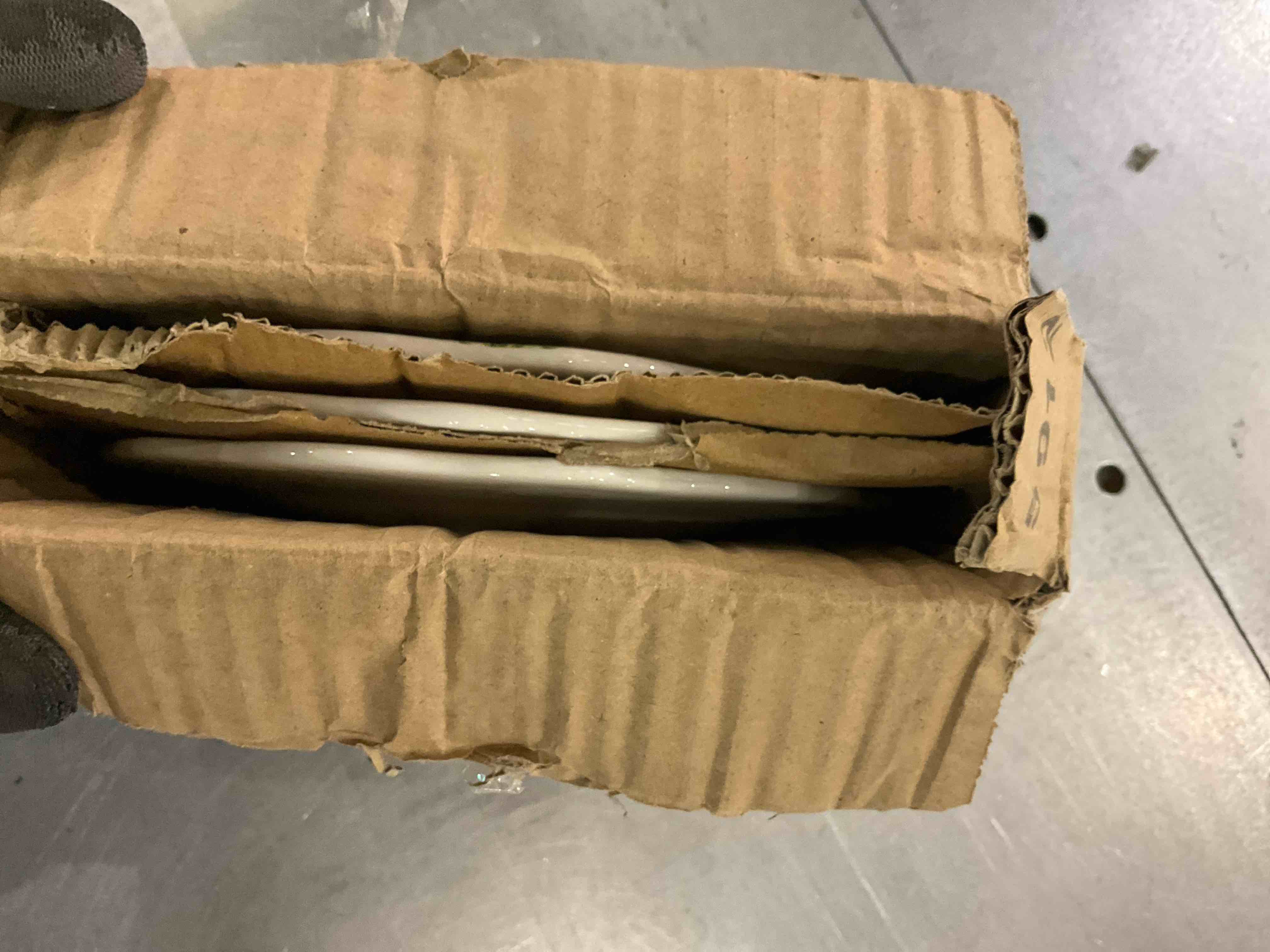 https://s3.amazonaws.com/lotting-images-prod/BargainHunt/EXS01273530_1711716871910.jpeg