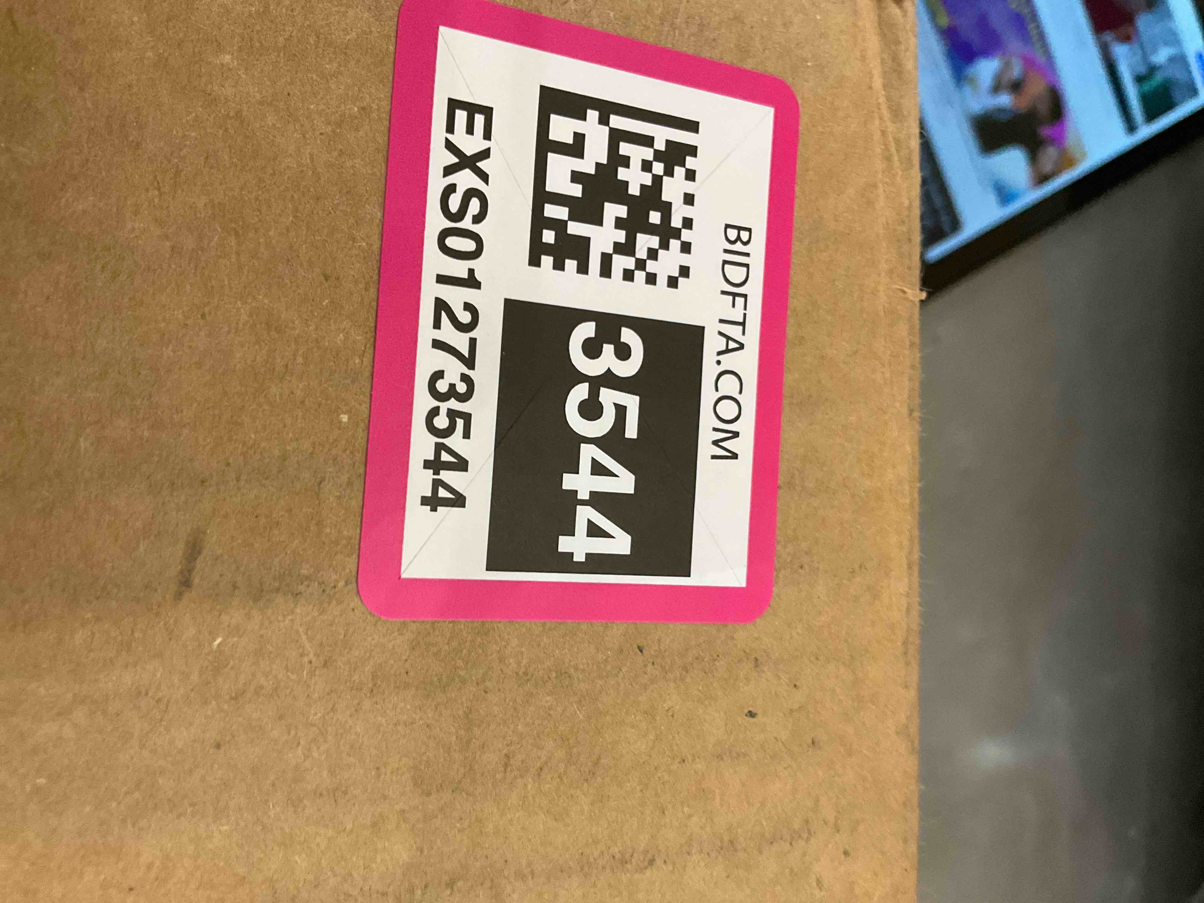 https://s3.amazonaws.com/lotting-images-prod/BargainHunt/EXS01273544_1711721056639.jpeg