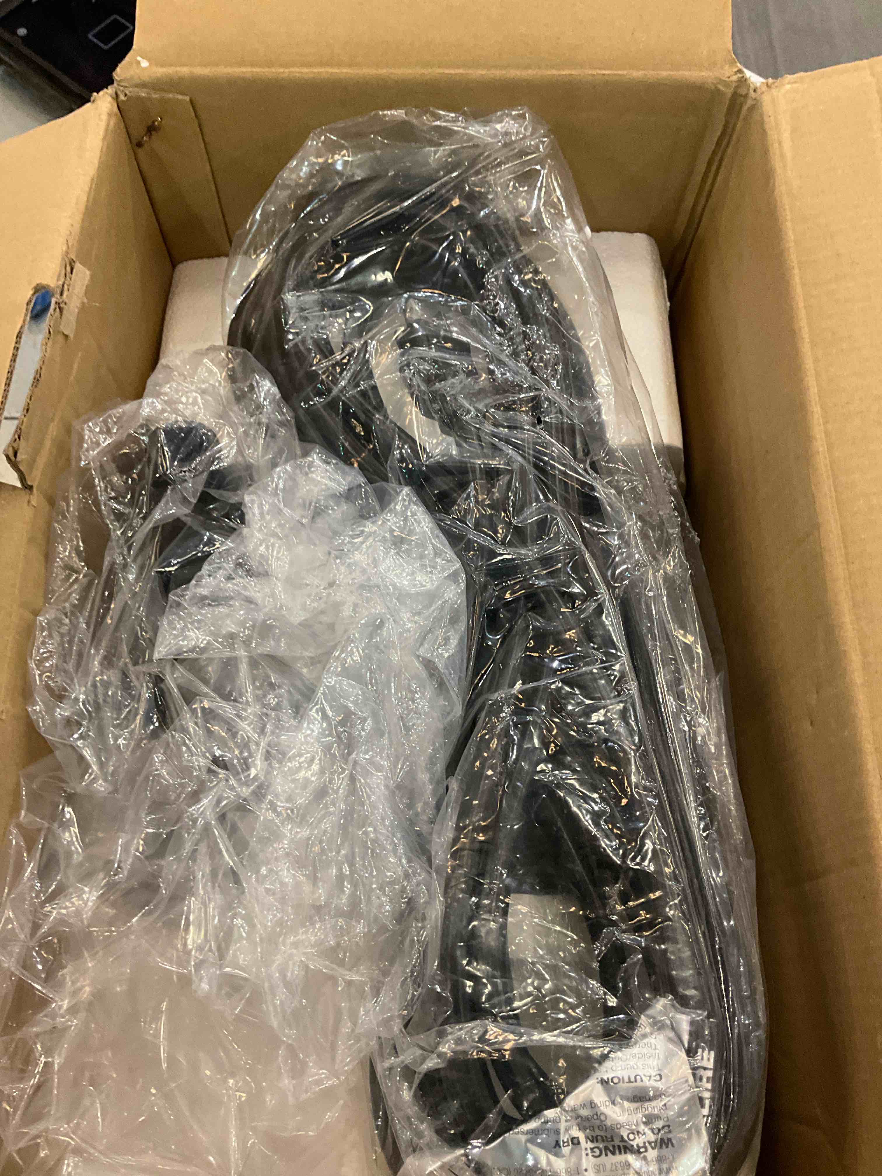 https://s3.amazonaws.com/lotting-images-prod/BargainHunt/EXS01273588_1711731521697.jpeg