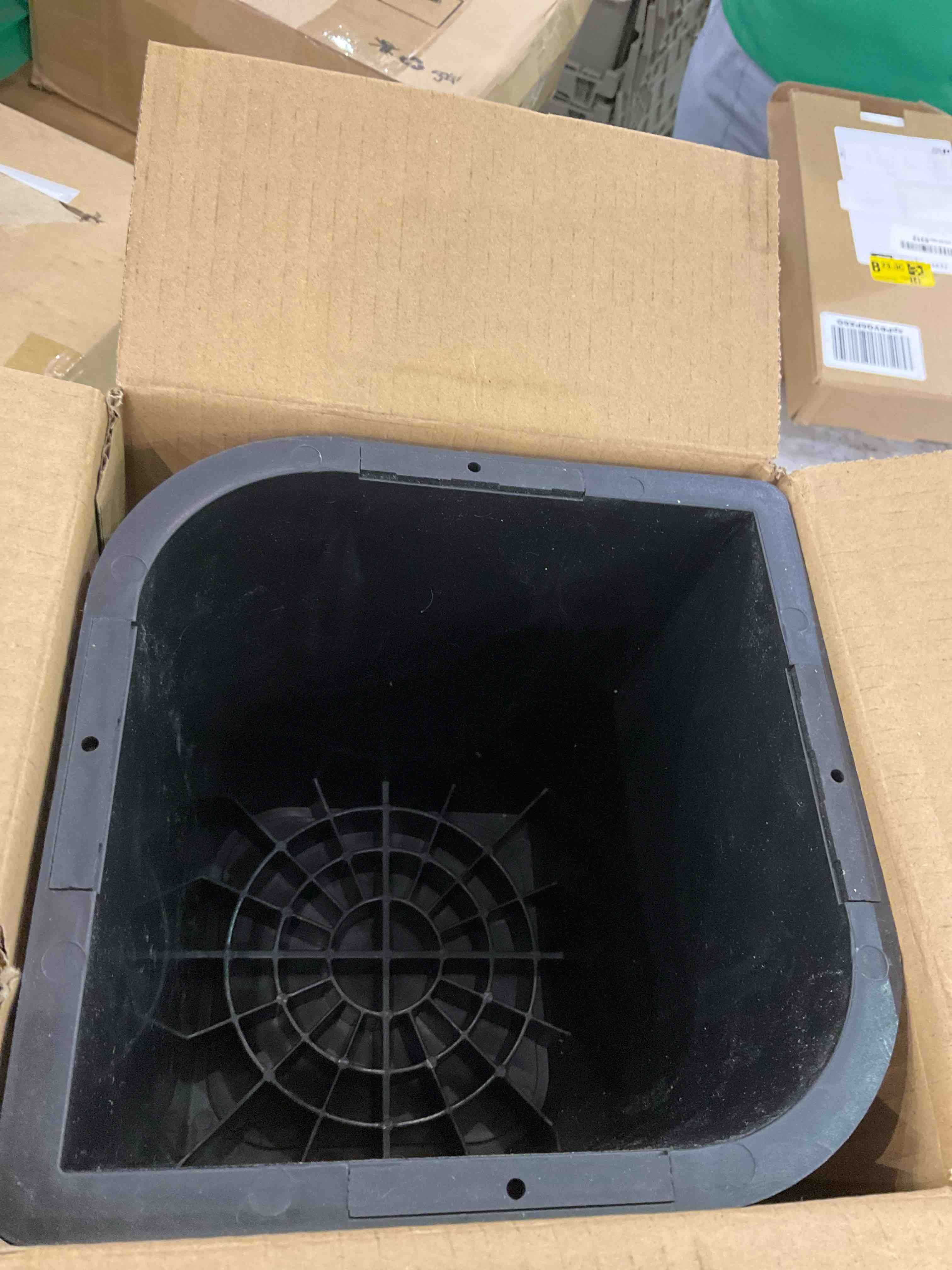 https://s3.amazonaws.com/lotting-images-prod/BargainHunt/EXS01274026_1711462385713.jpeg