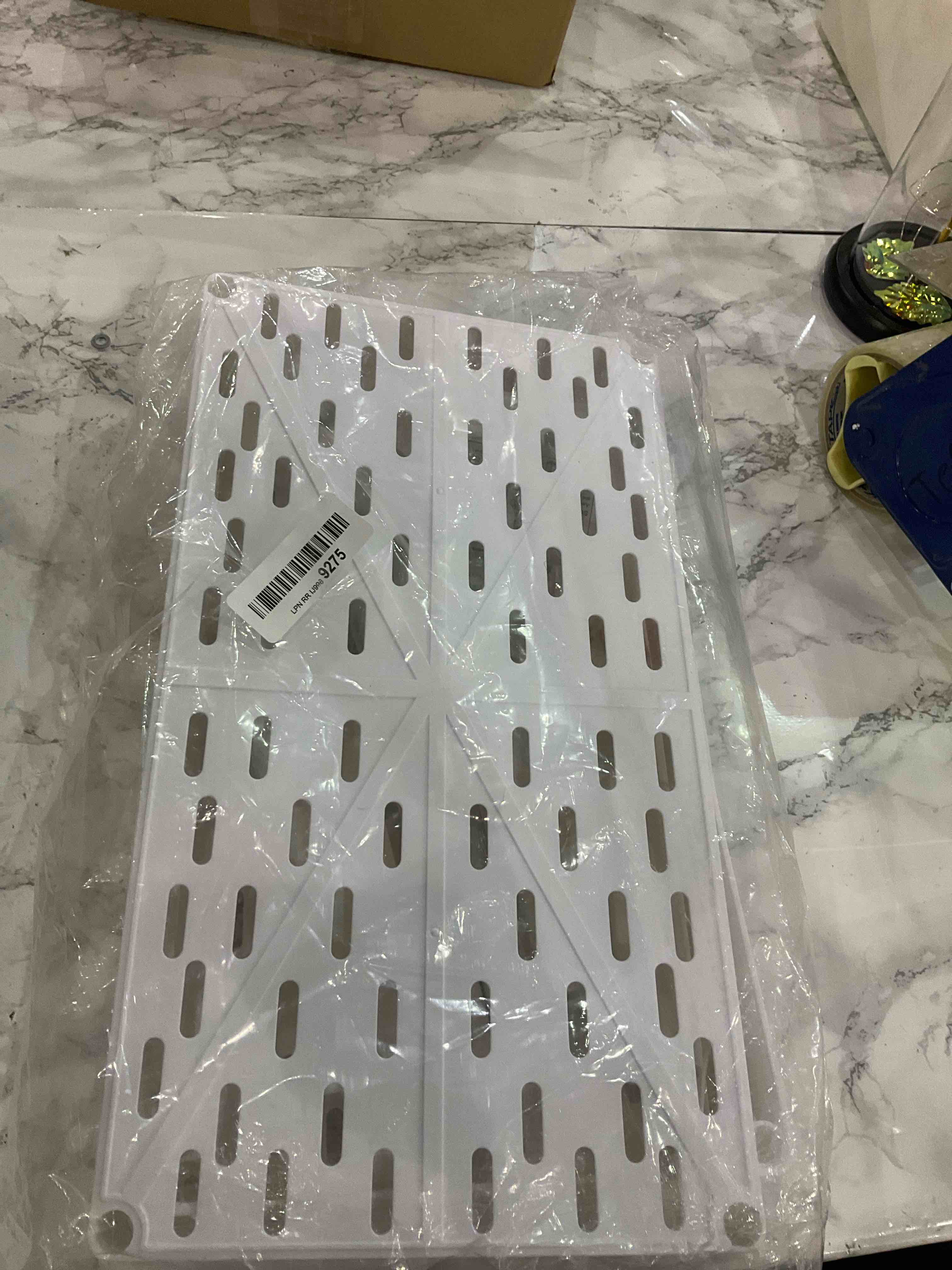 https://s3.amazonaws.com/lotting-images-prod/BargainHunt/EXS01274138_1711539923106.jpeg