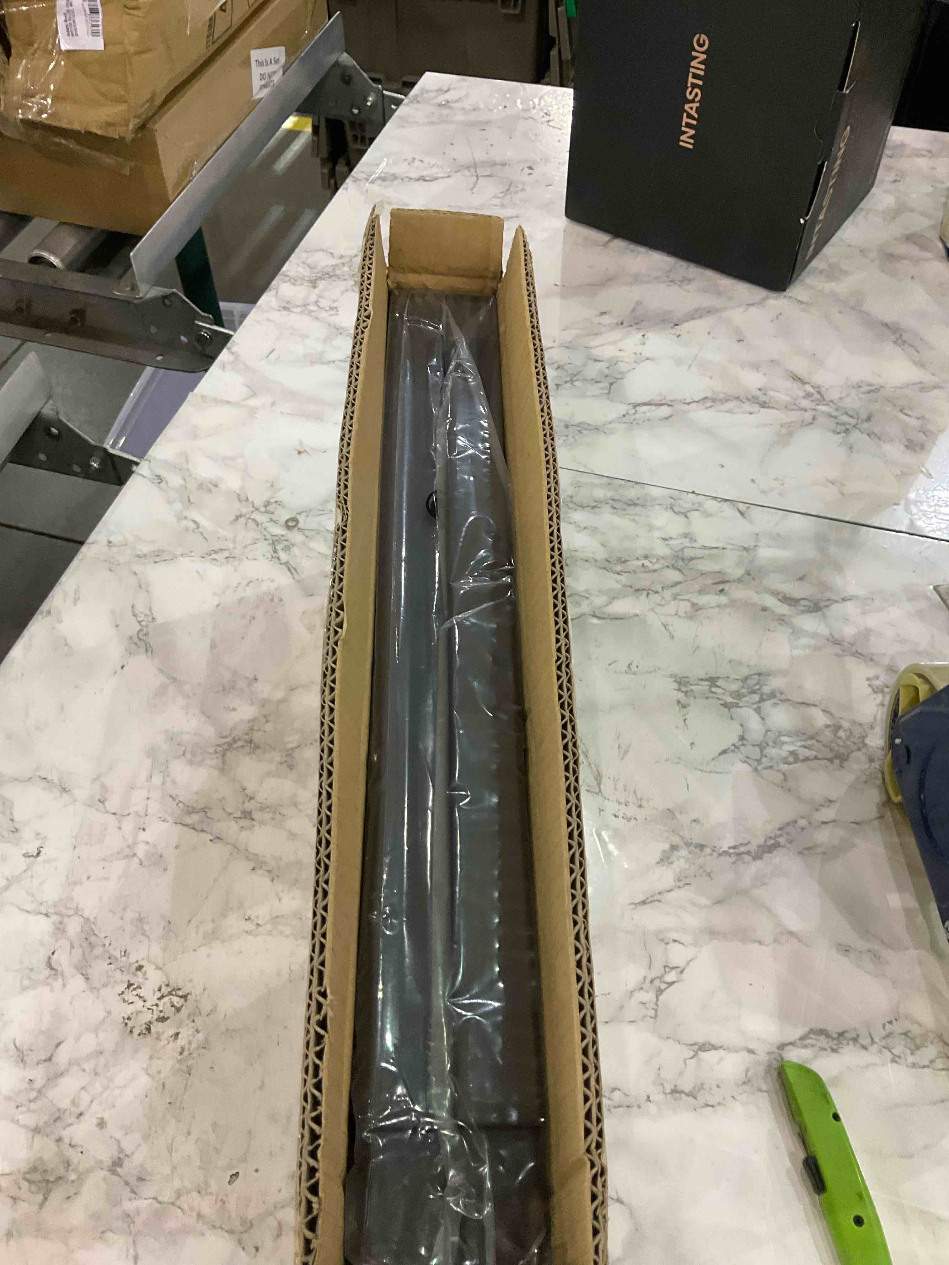 https://s3.amazonaws.com/lotting-images-prod/BargainHunt/EXS01274139_1711539997609.jpeg