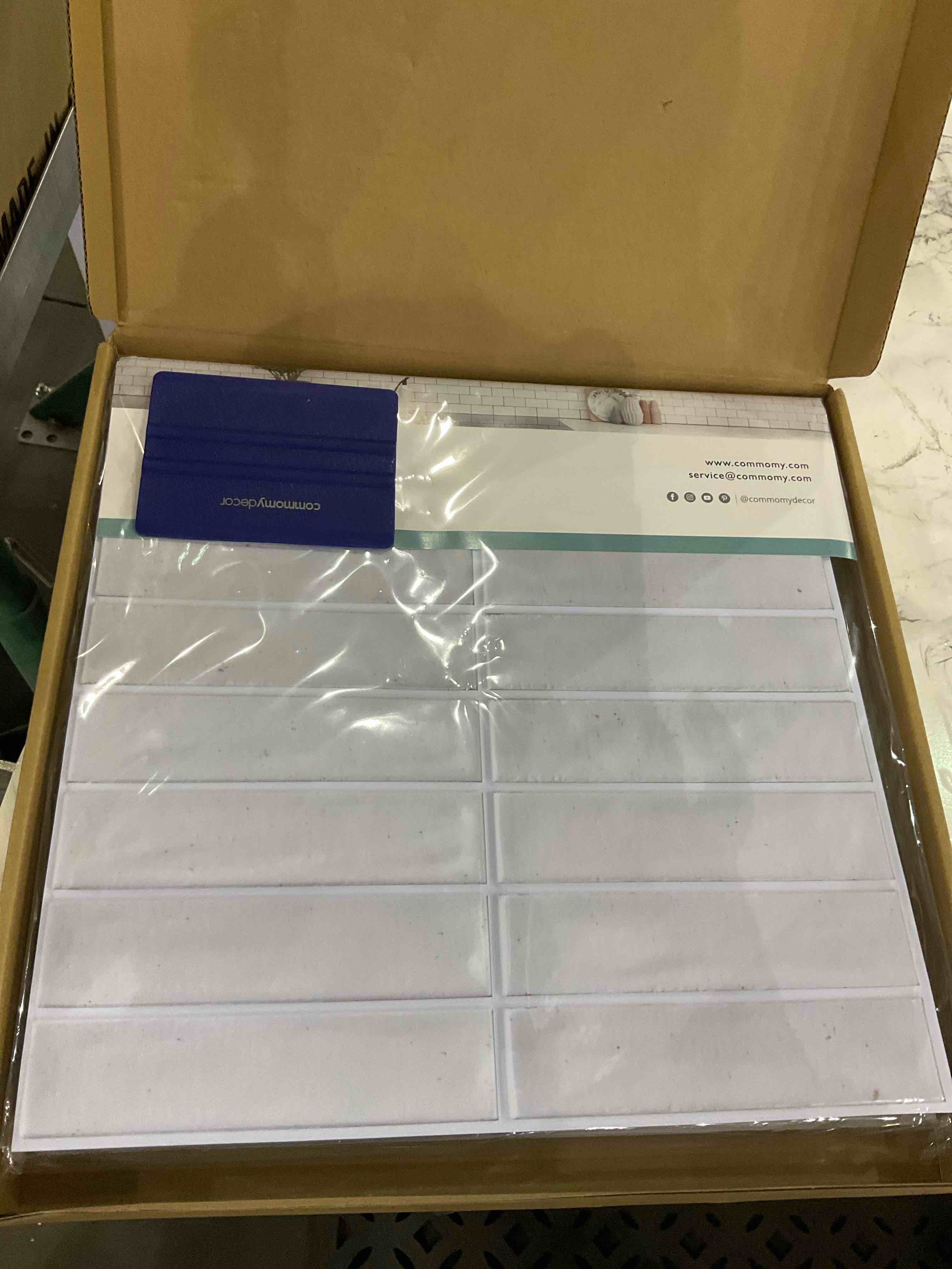 https://s3.amazonaws.com/lotting-images-prod/BargainHunt/EXS01274144_1711540494774.jpeg