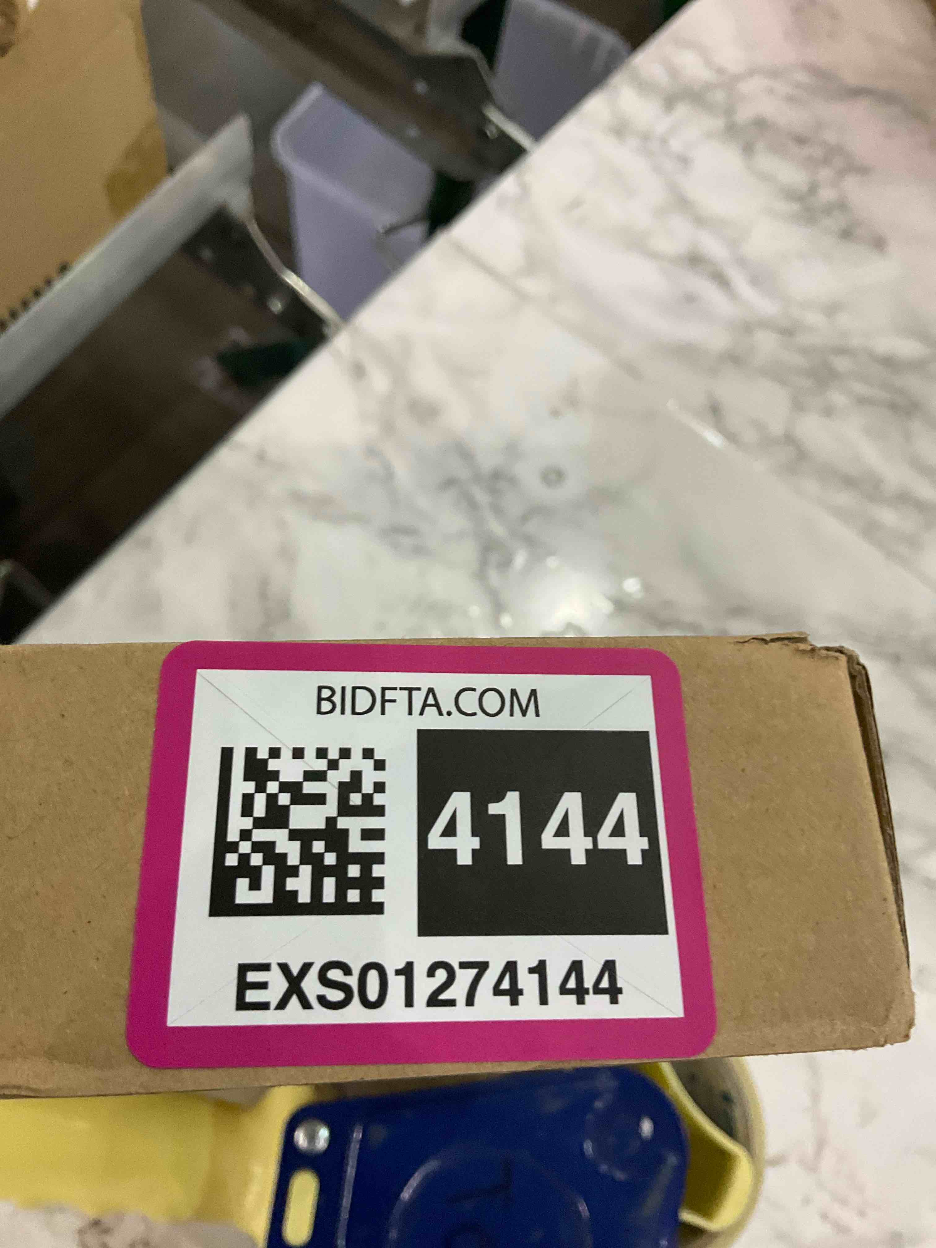 https://s3.amazonaws.com/lotting-images-prod/BargainHunt/EXS01274144_1711540533424.jpeg