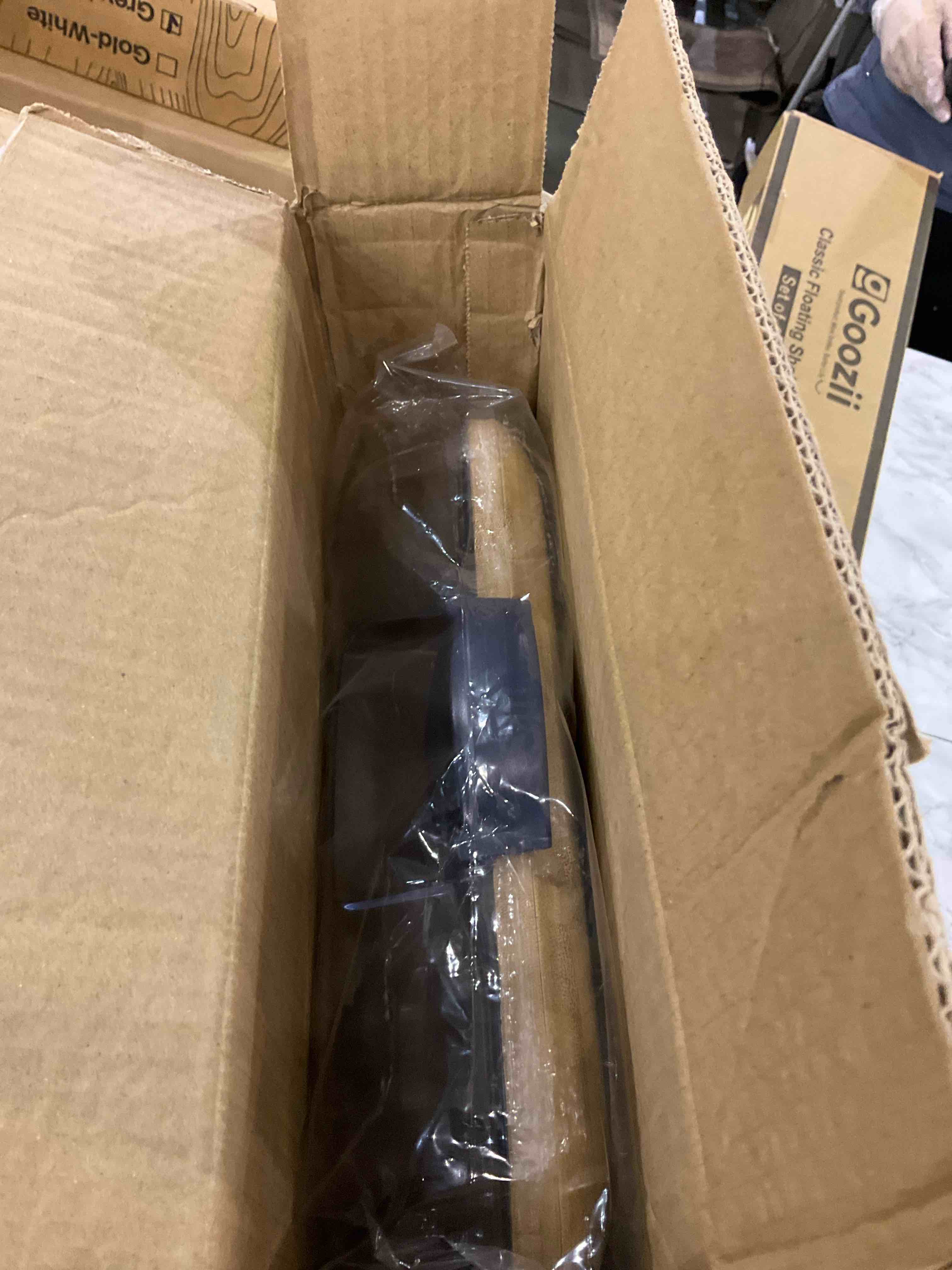 https://s3.amazonaws.com/lotting-images-prod/BargainHunt/EXS01274145_1711540585687.jpeg