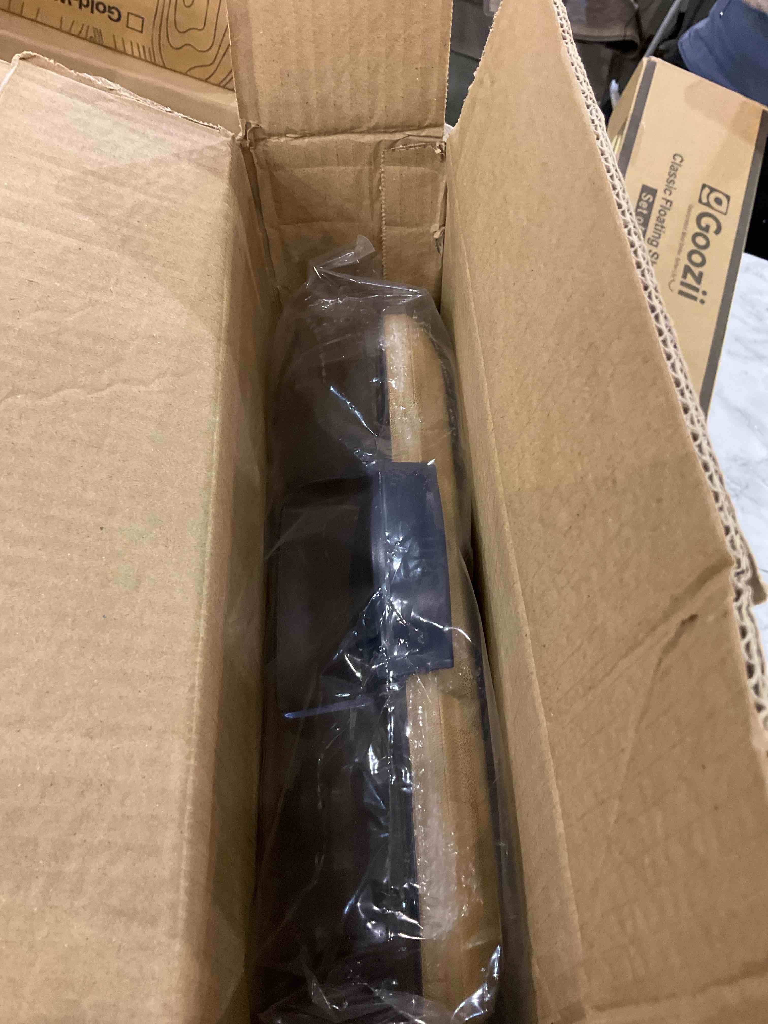 https://s3.amazonaws.com/lotting-images-prod/BargainHunt/EXS01274145_1711540586862.jpeg