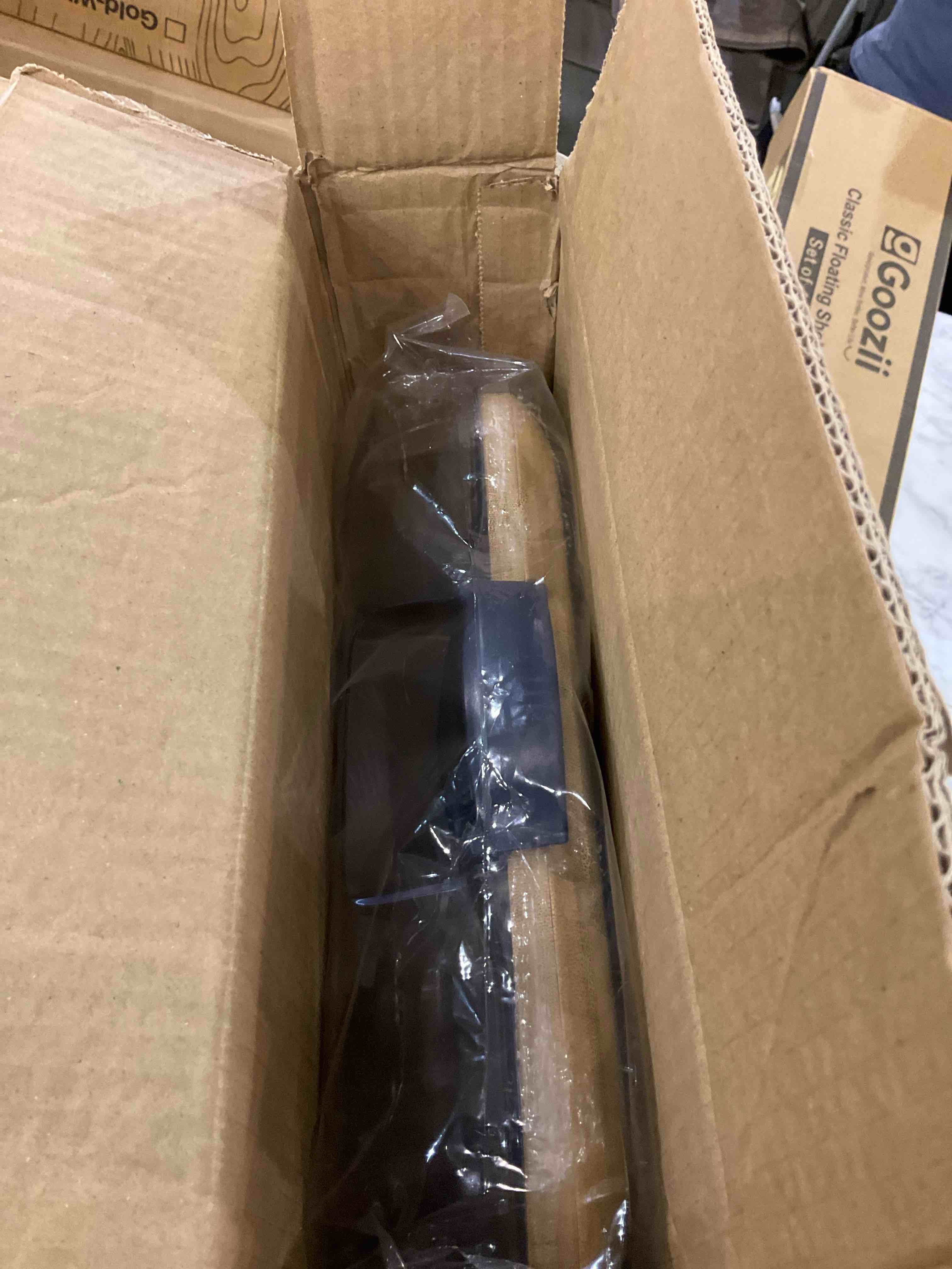 https://s3.amazonaws.com/lotting-images-prod/BargainHunt/EXS01274145_1711540587903.jpeg