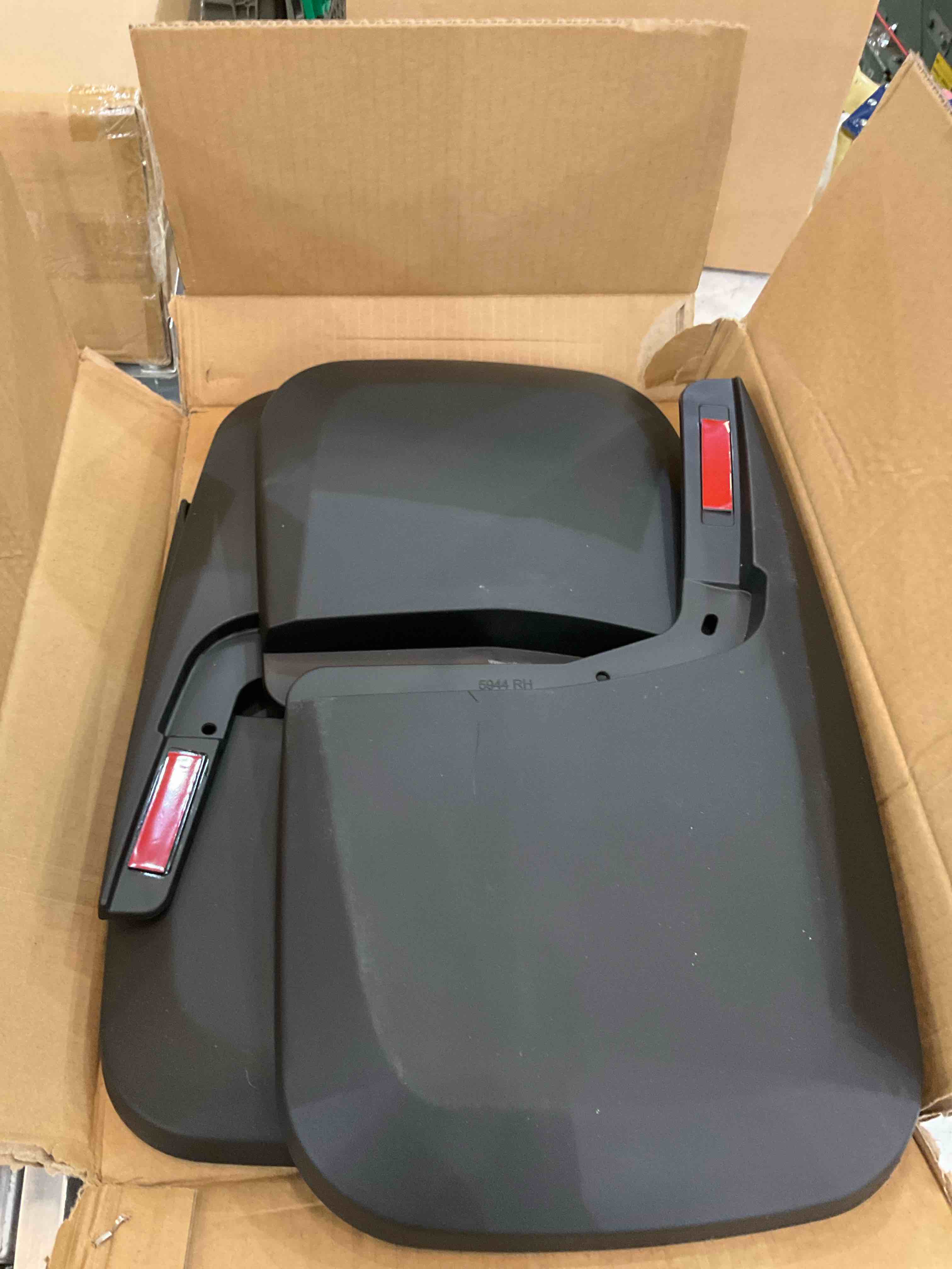 https://s3.amazonaws.com/lotting-images-prod/BargainHunt/EXS01274195_1711560468595.jpeg