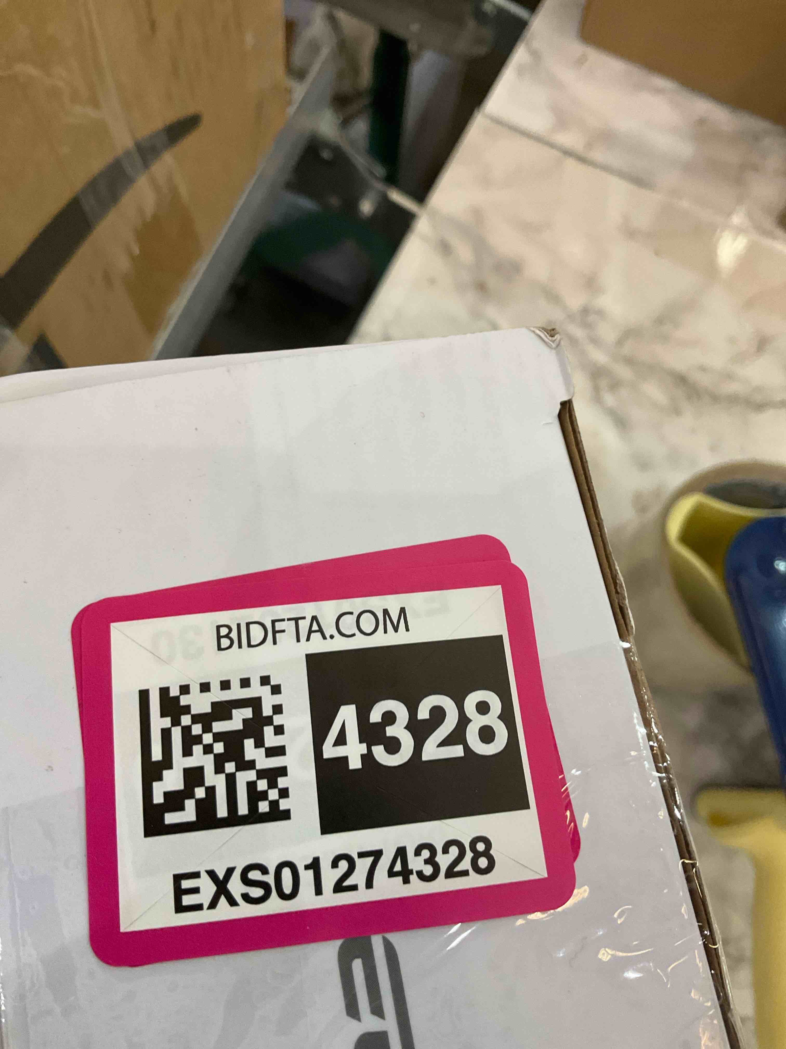 https://s3.amazonaws.com/lotting-images-prod/BargainHunt/EXS01274328_1711639156674.jpeg