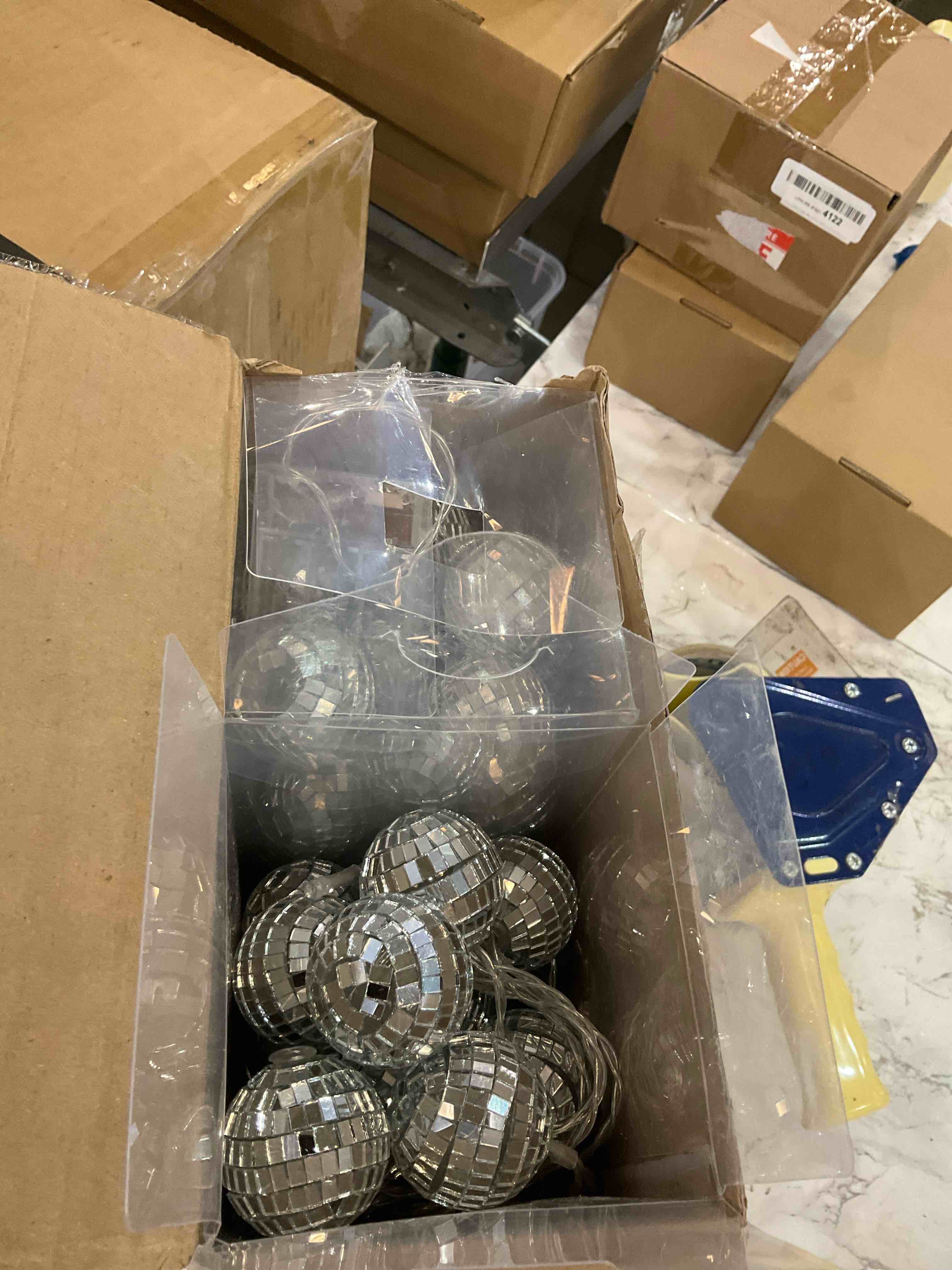 https://s3.amazonaws.com/lotting-images-prod/BargainHunt/EXS01274329_1711639224850.jpeg