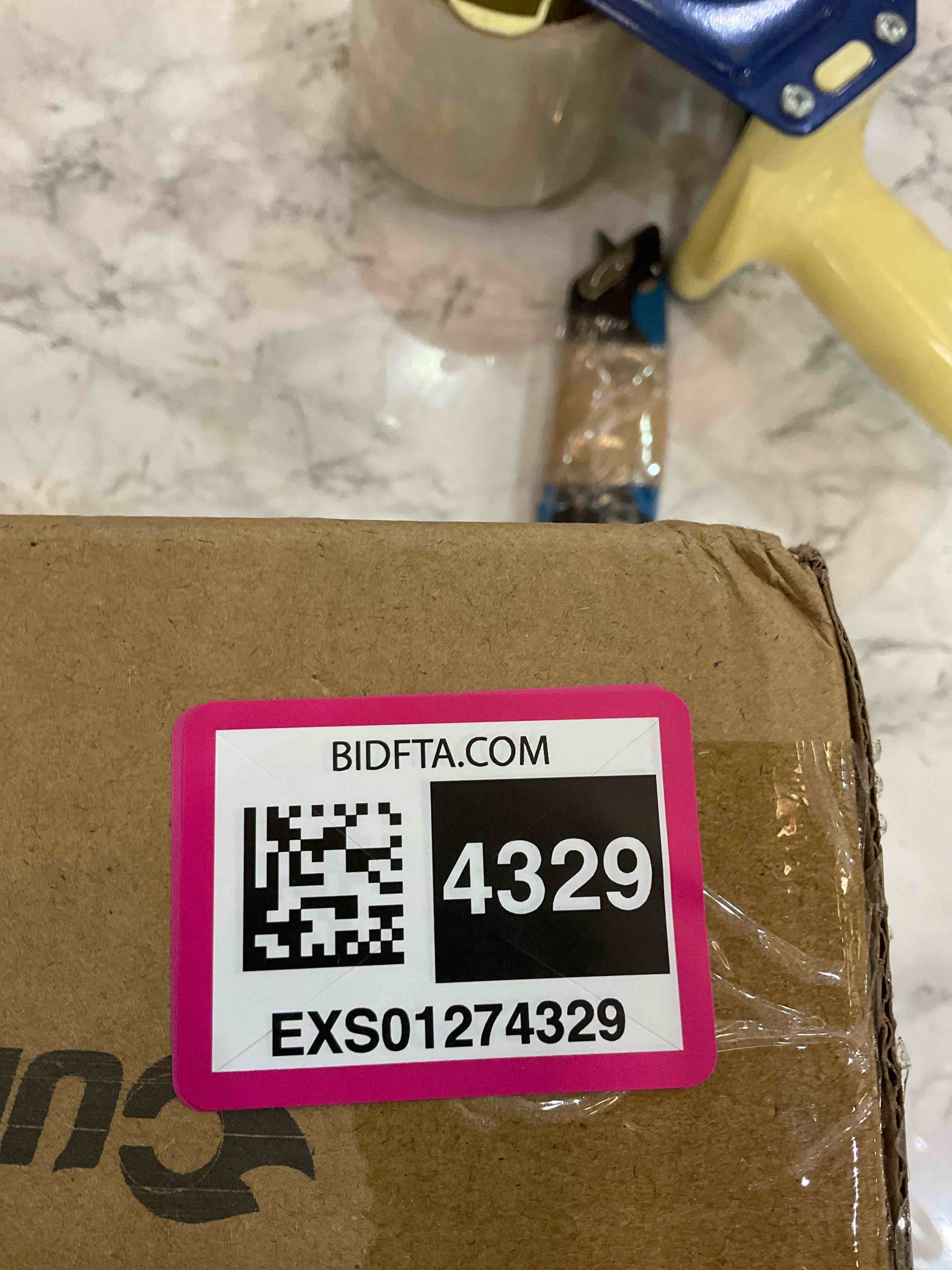 https://s3.amazonaws.com/lotting-images-prod/BargainHunt/EXS01274329_1711639251713.jpeg