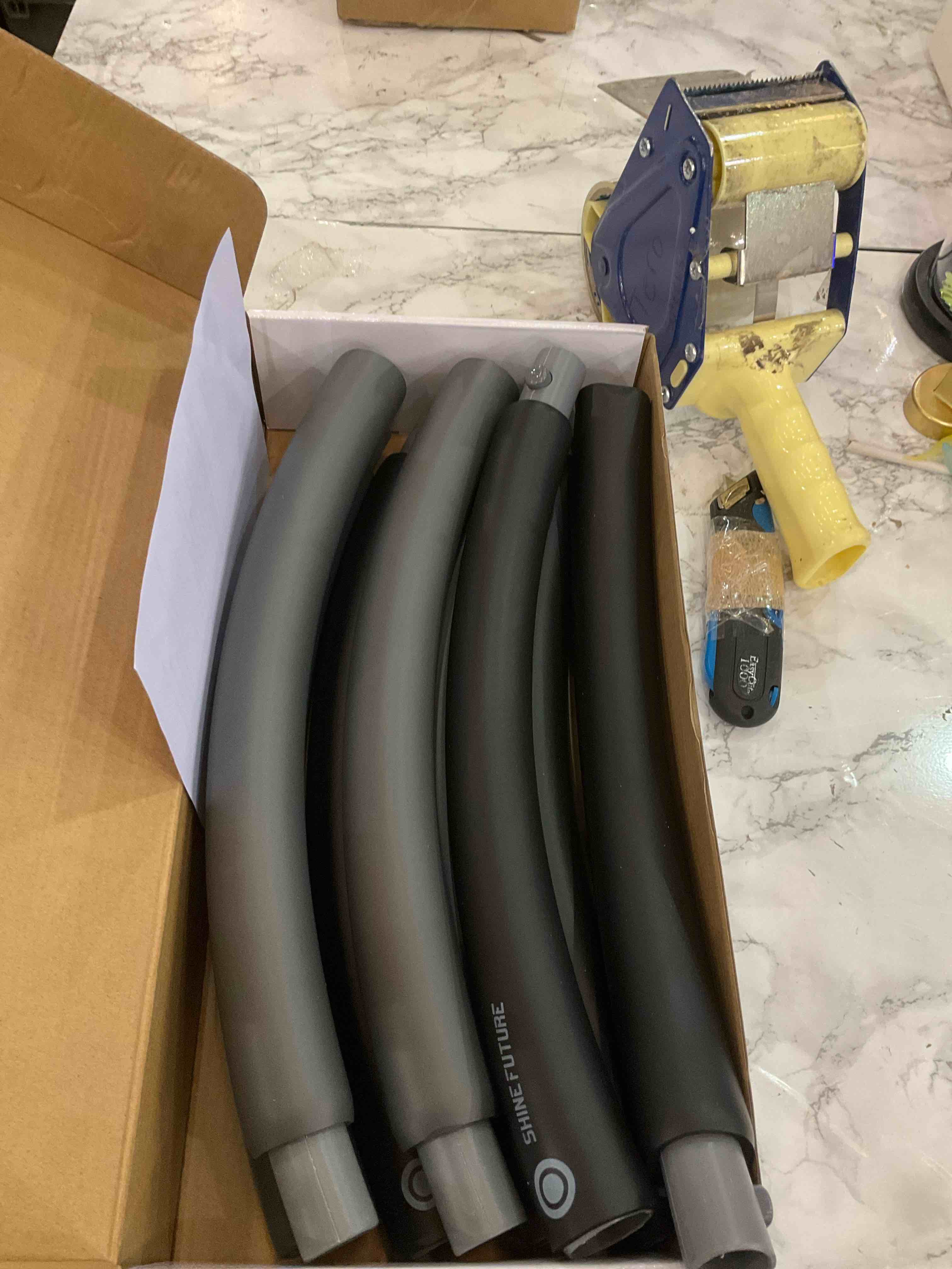 https://s3.amazonaws.com/lotting-images-prod/BargainHunt/EXS01274330_1711639431086.jpeg
