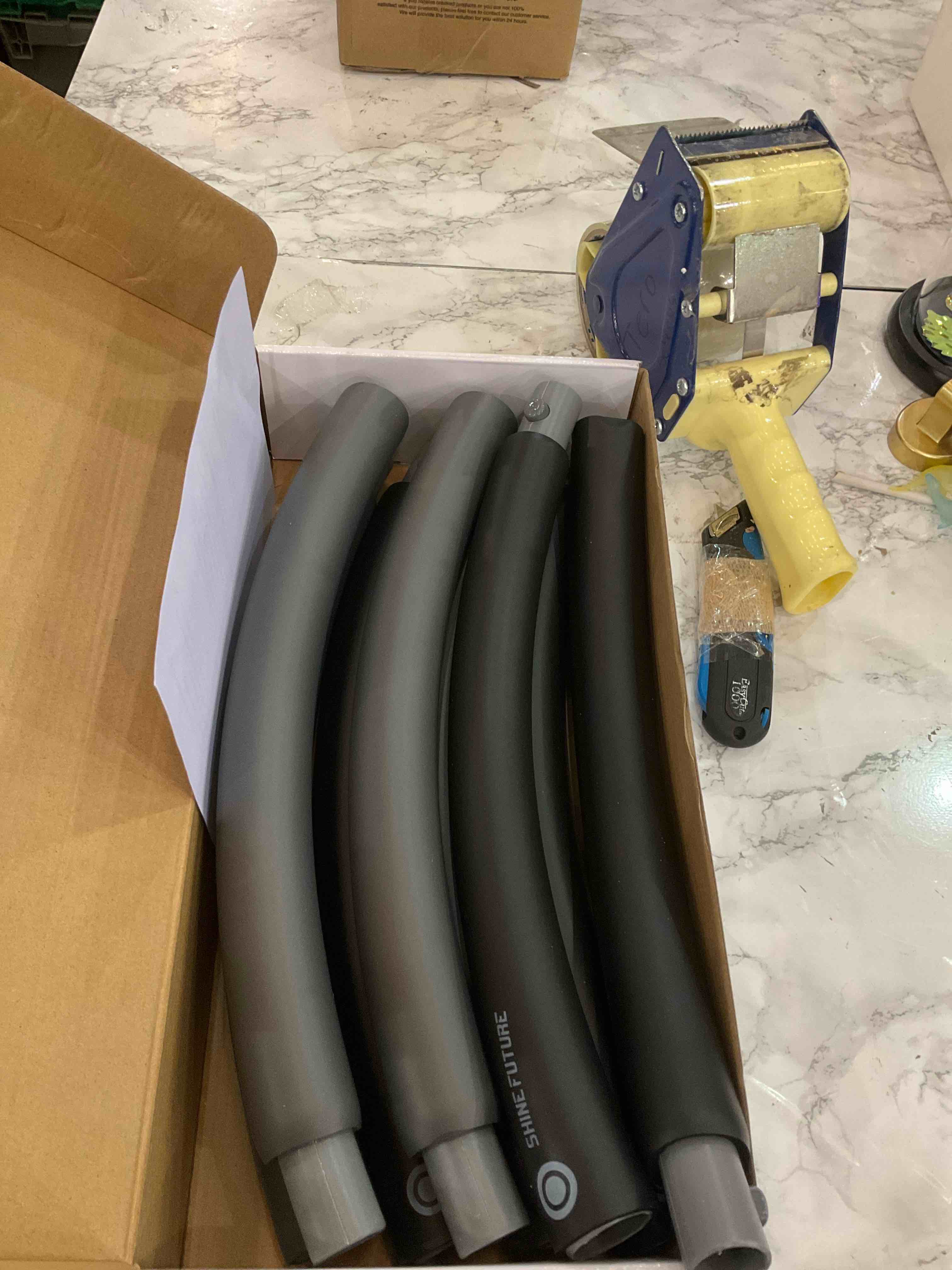 https://s3.amazonaws.com/lotting-images-prod/BargainHunt/EXS01274330_1711639432090.jpeg