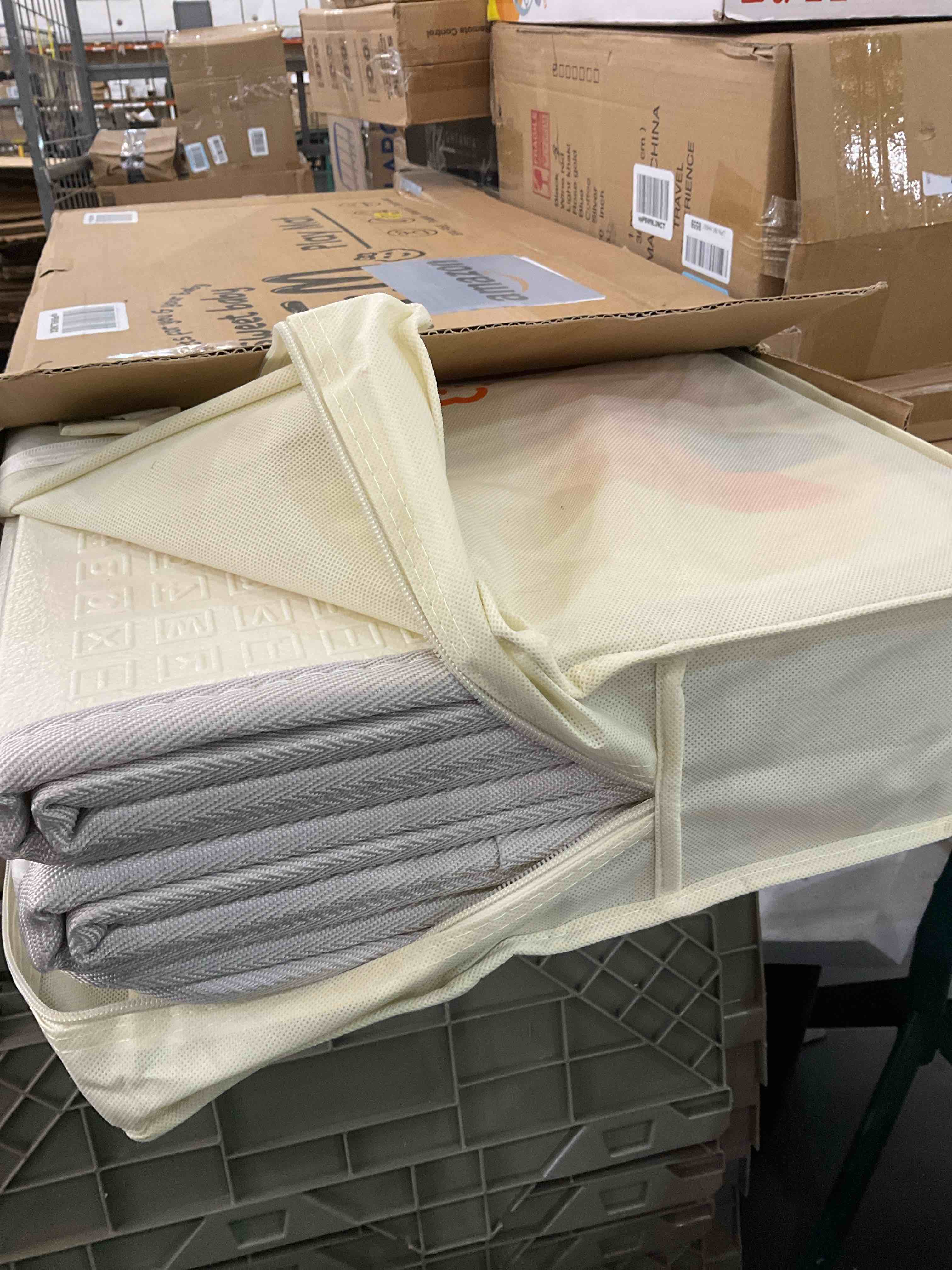 https://s3.amazonaws.com/lotting-images-prod/BargainHunt/EXS01274491_1711726764664.jpeg